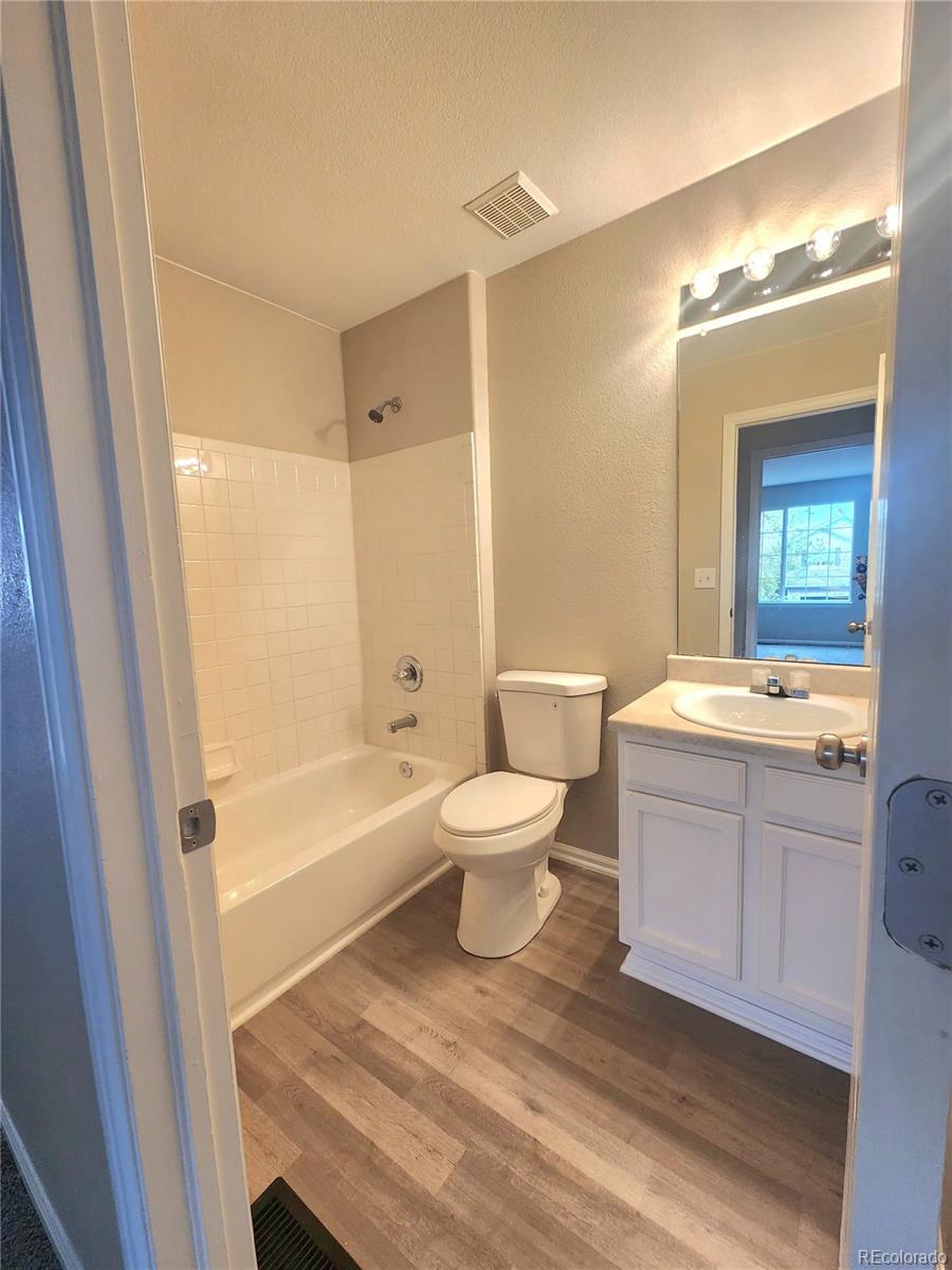 MLS Image #13 for 19913 e 59th avenue,aurora, Colorado