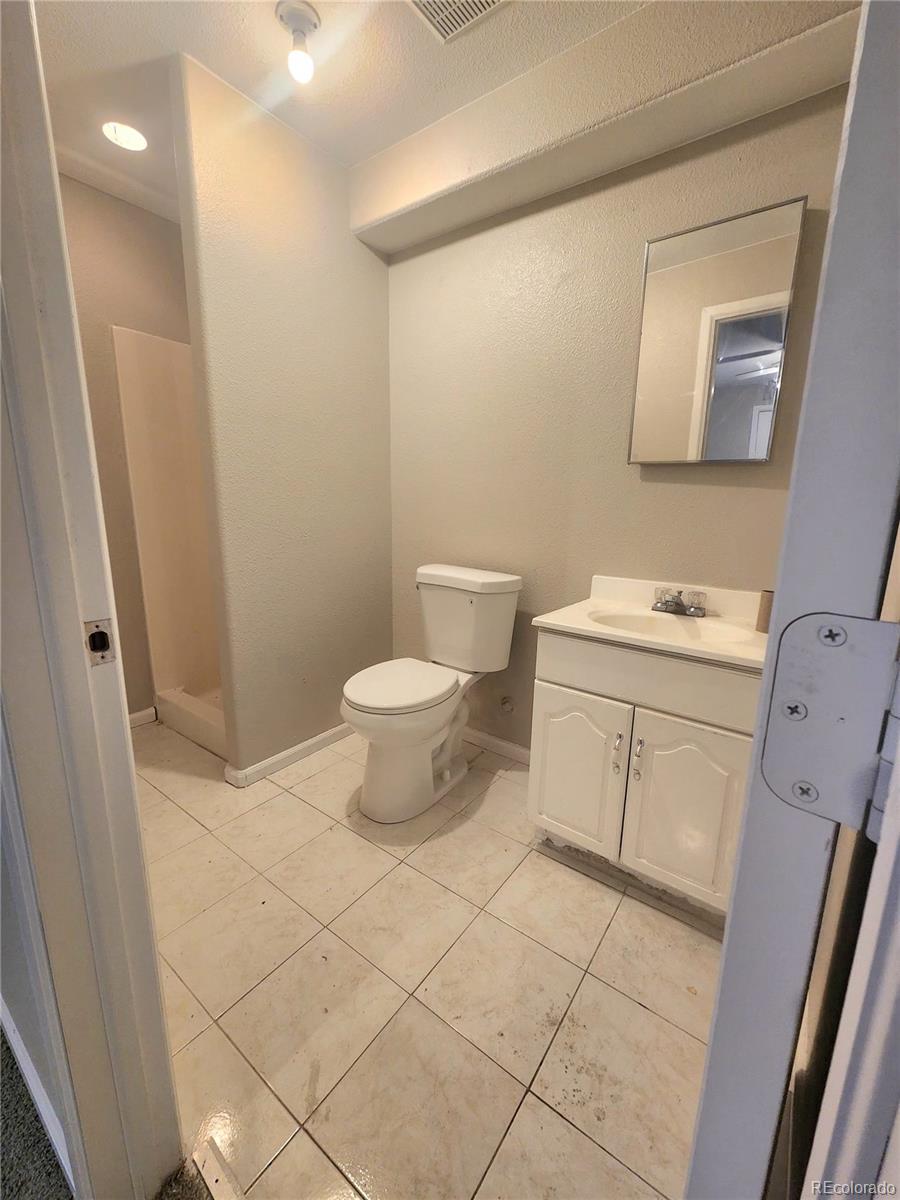 MLS Image #16 for 19913 e 59th avenue,aurora, Colorado