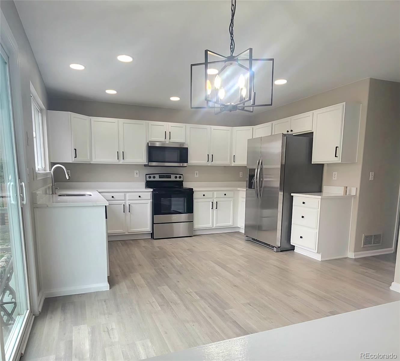 MLS Image #6 for 19913 e 59th avenue,aurora, Colorado
