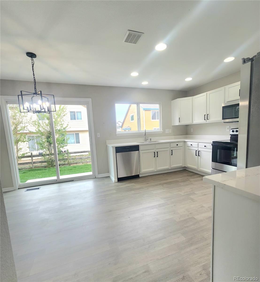 MLS Image #7 for 19913 e 59th avenue,aurora, Colorado