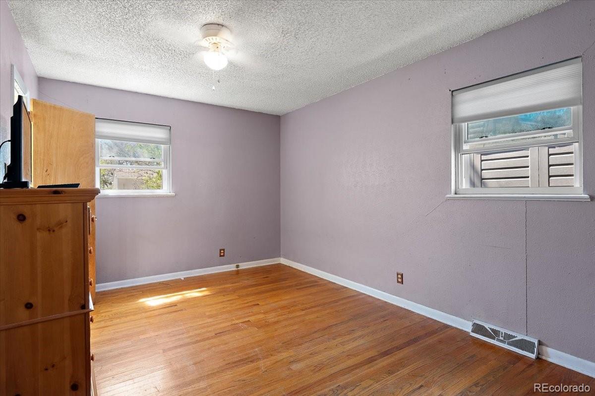 MLS Image #14 for 920  central court,pueblo, Colorado