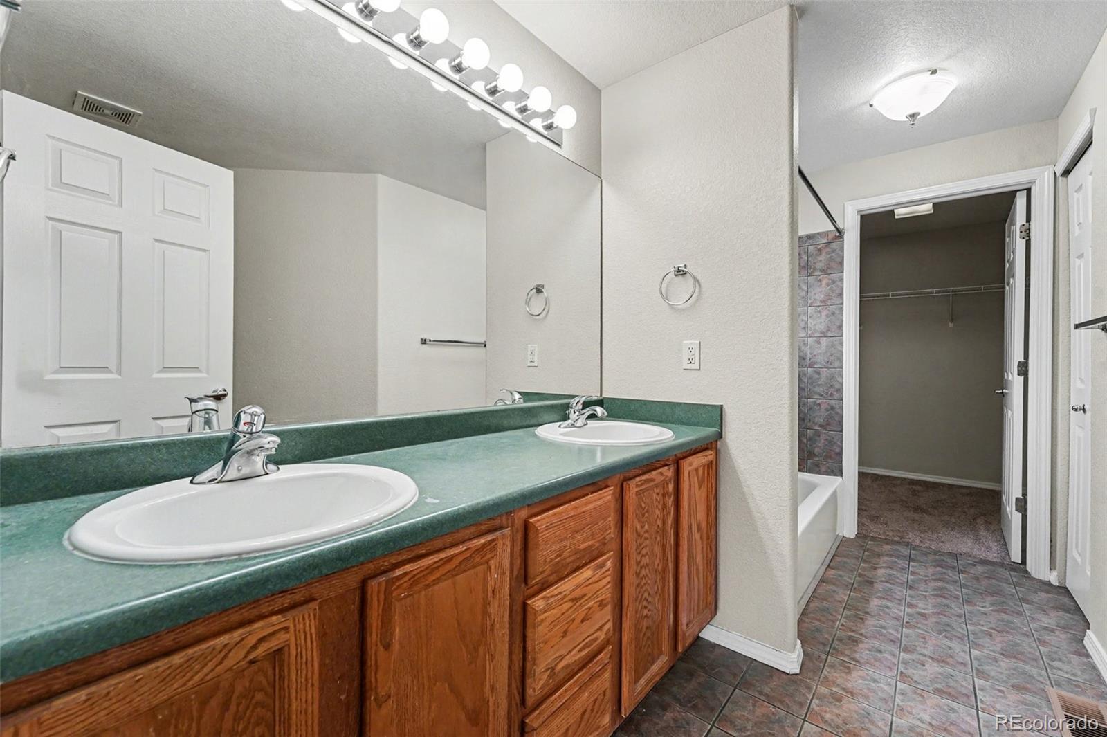 MLS Image #13 for 17052 e wyoming drive,aurora, Colorado
