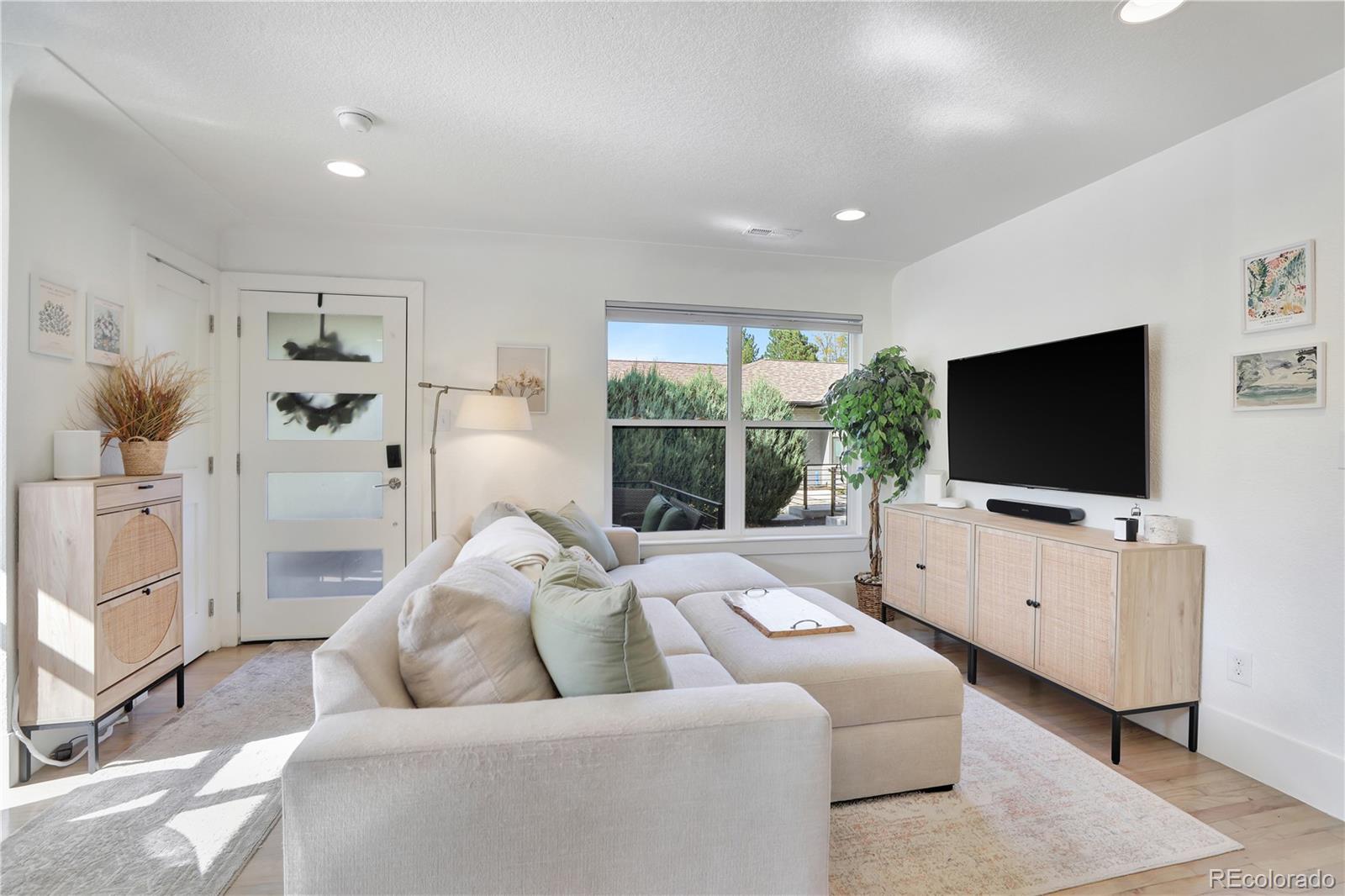 MLS Image #3 for 350  hudson street,denver, Colorado