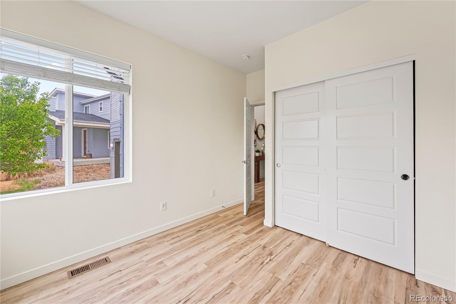 MLS Image #4 for 10008  salida street,commerce city, Colorado