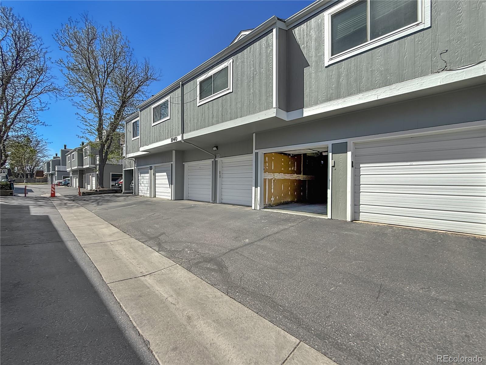 MLS Image #16 for 1140 s monaco parkway,denver, Colorado