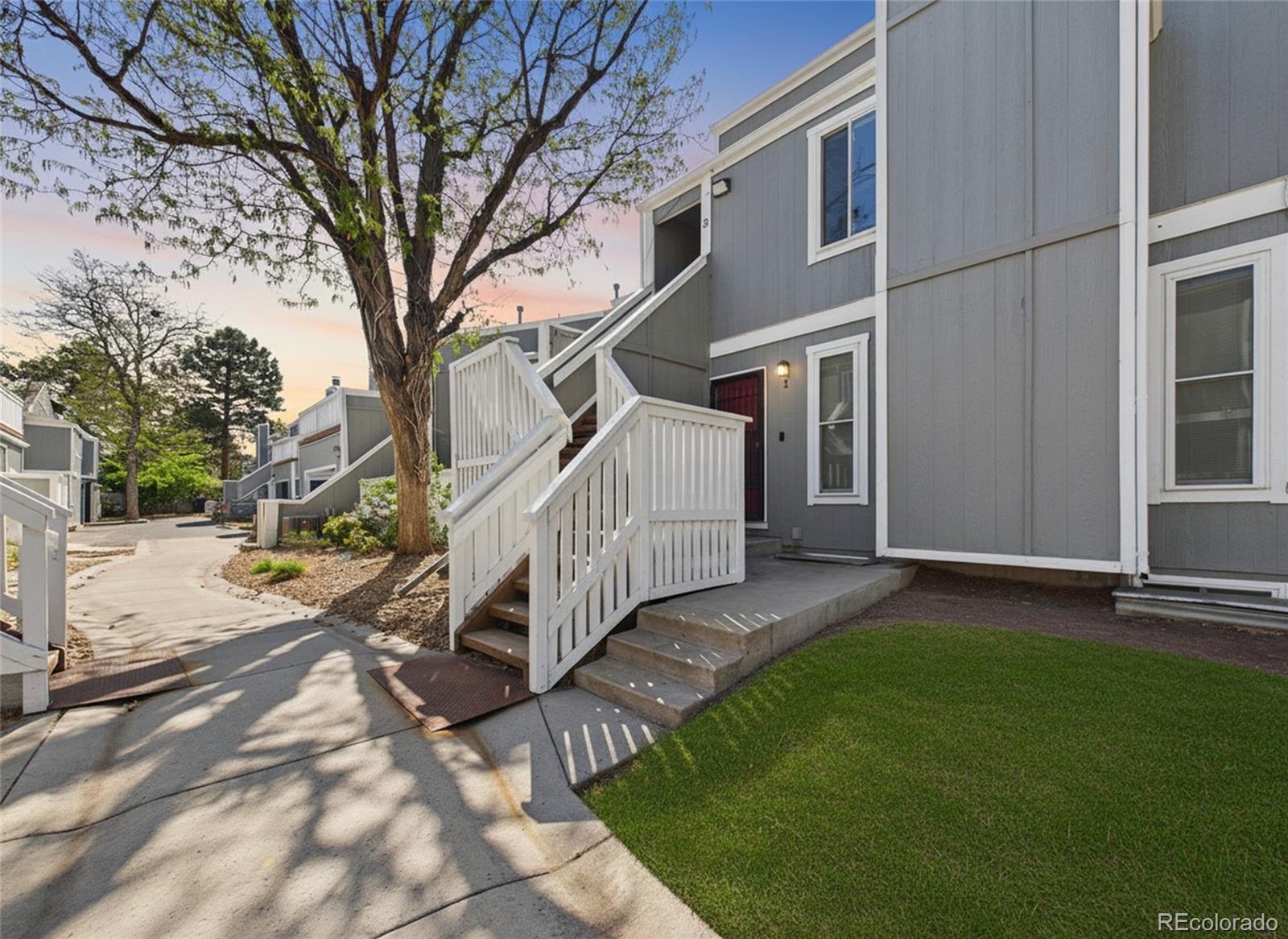 MLS Image #3 for 1140 s monaco parkway,denver, Colorado