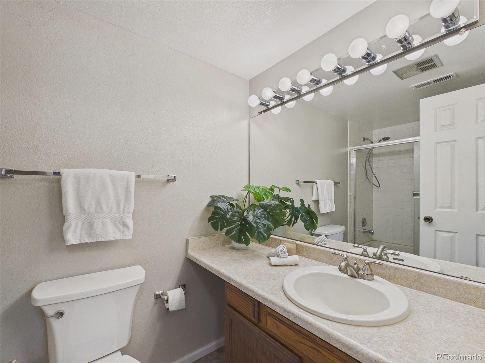MLS Image #9 for 1140 s monaco parkway,denver, Colorado