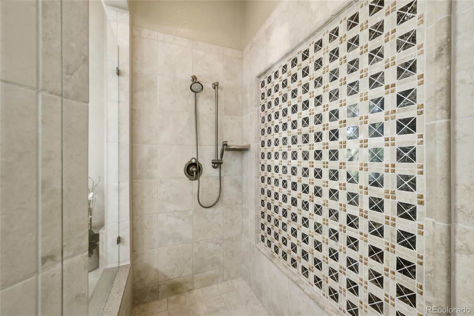 MLS Image #22 for 8120 s blackstone parkway,aurora, Colorado