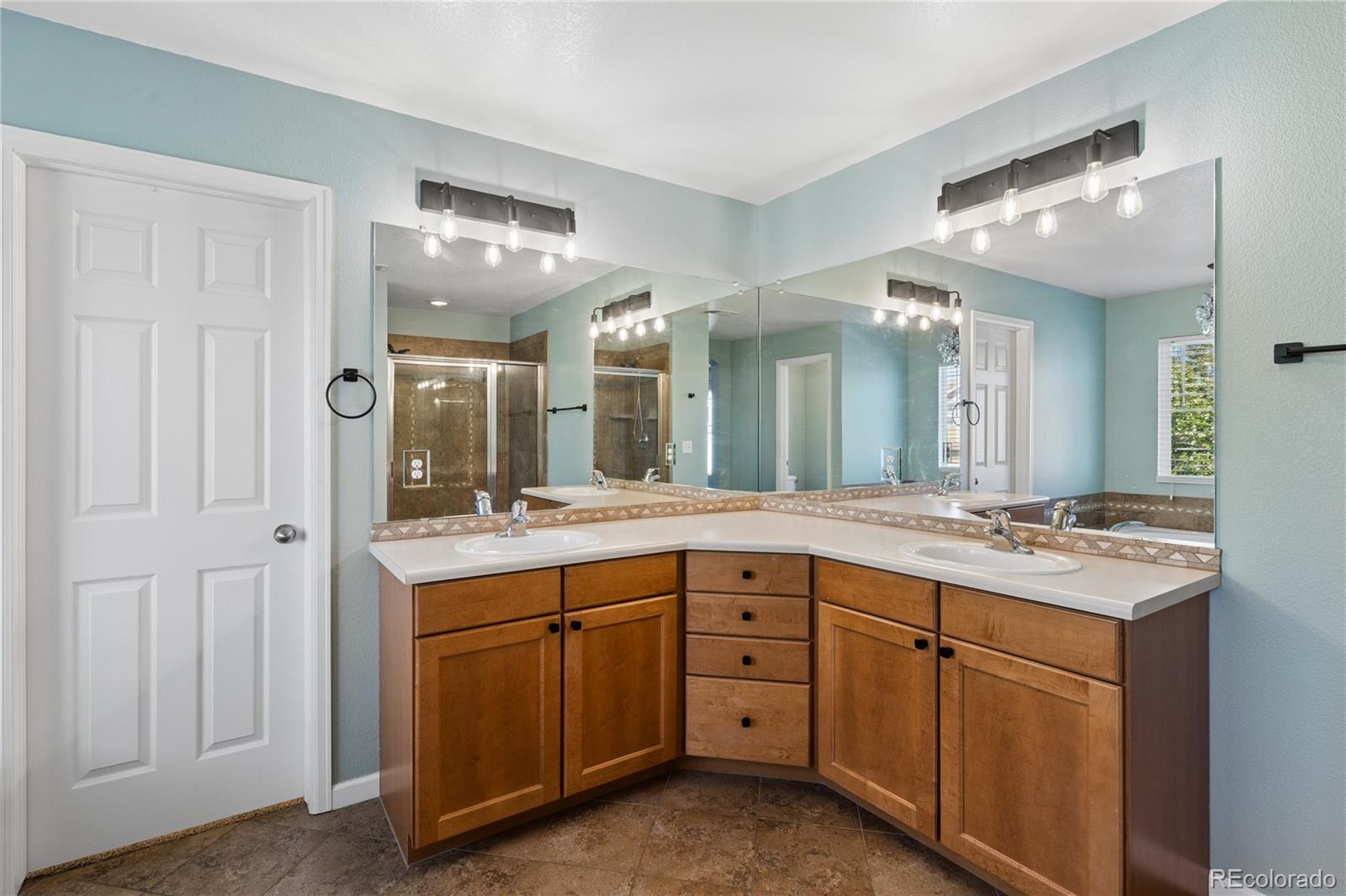 MLS Image #25 for 5054 s shawnee street,aurora, Colorado