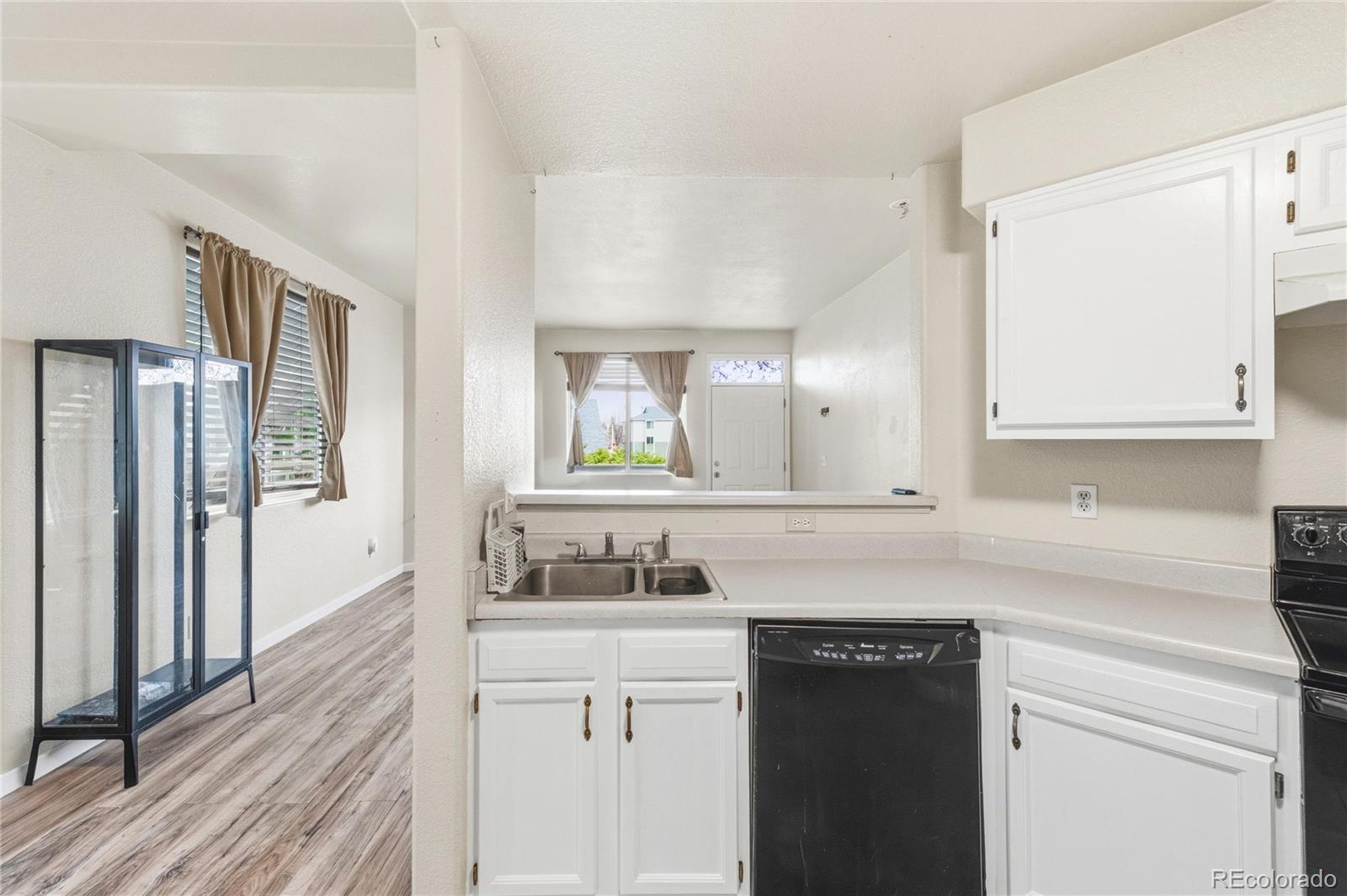 MLS Image #10 for 1010 s yampa street,aurora, Colorado