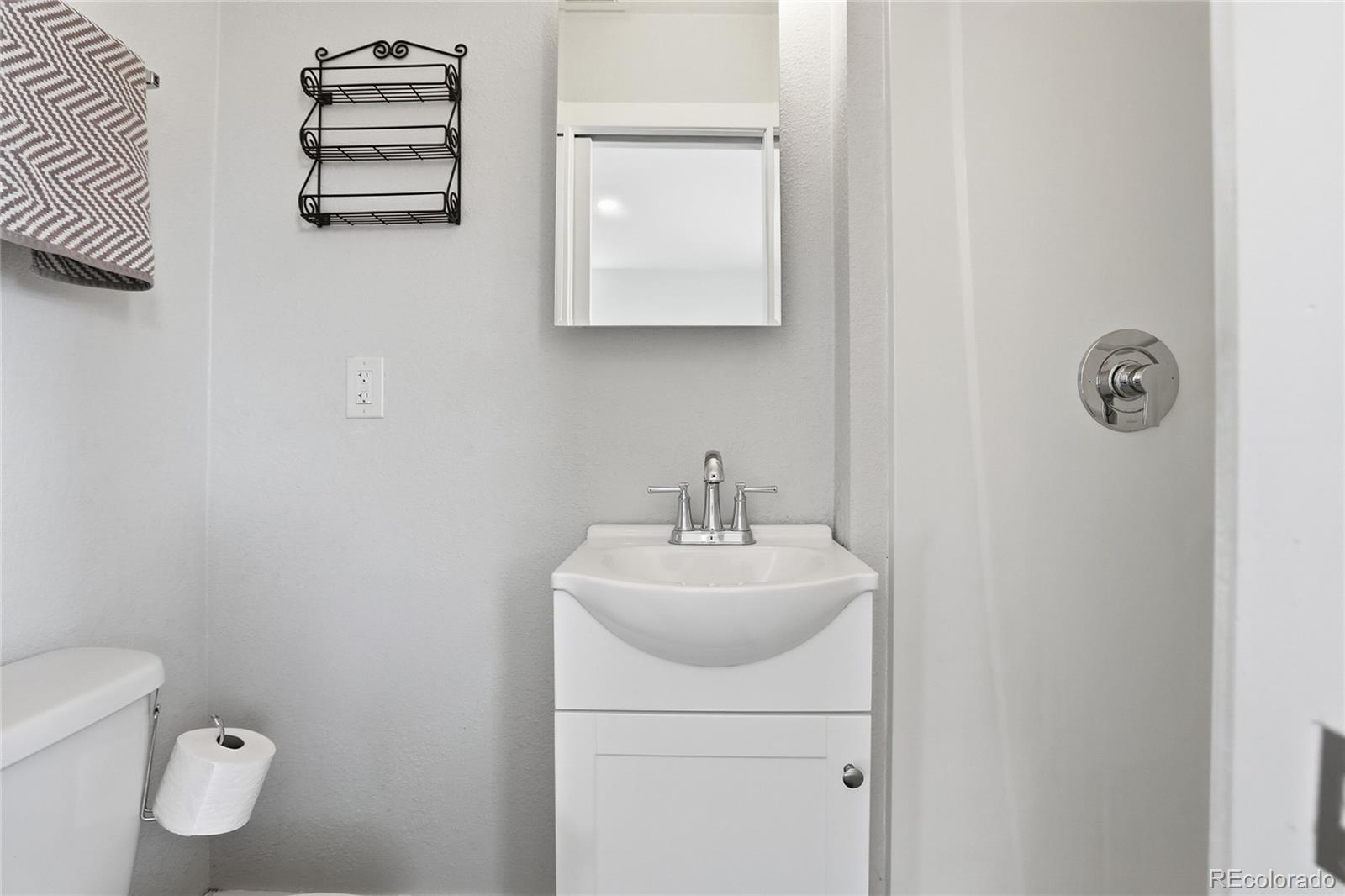 MLS Image #15 for 81  bowie court,denver, Colorado