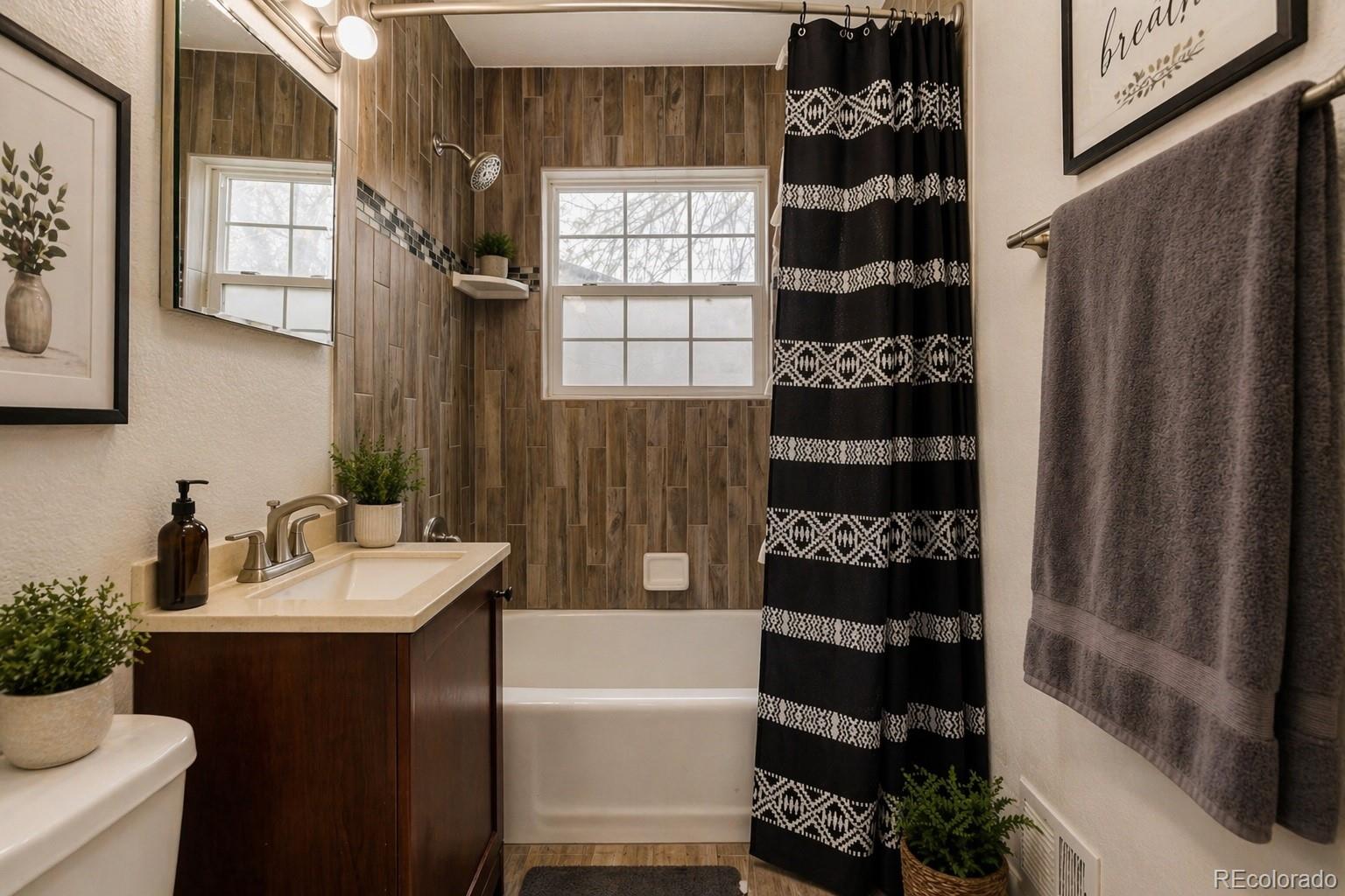 MLS Image #15 for 2986 s downing street,englewood, Colorado