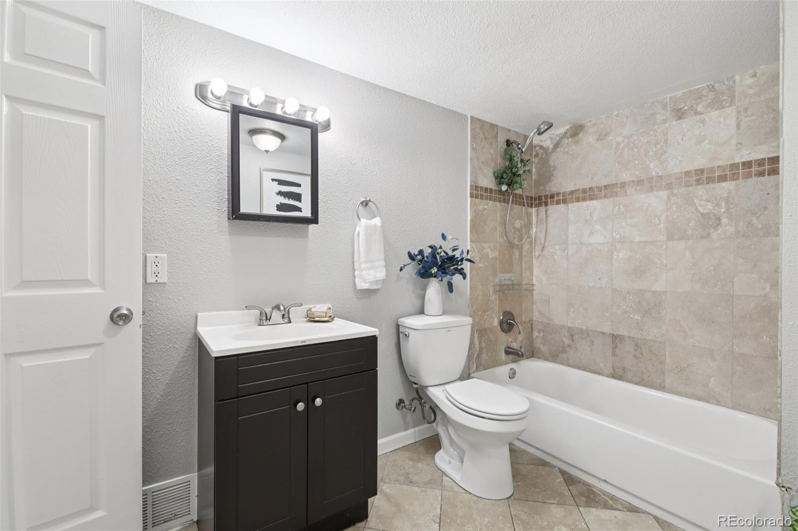 MLS Image #11 for 4161  milwaukee street,denver, Colorado