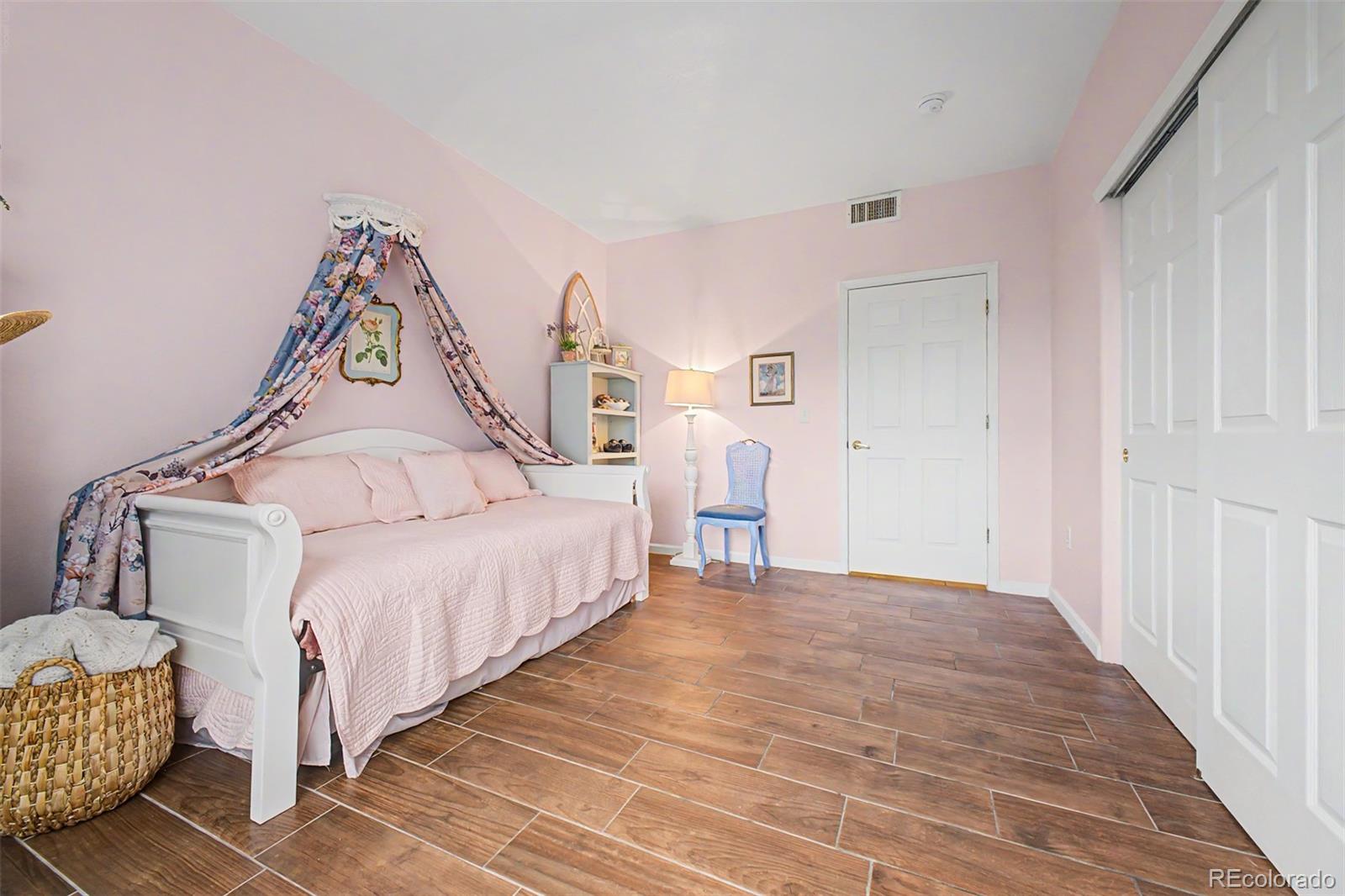 MLS Image #19 for 4875 s balsam way,littleton, Colorado
