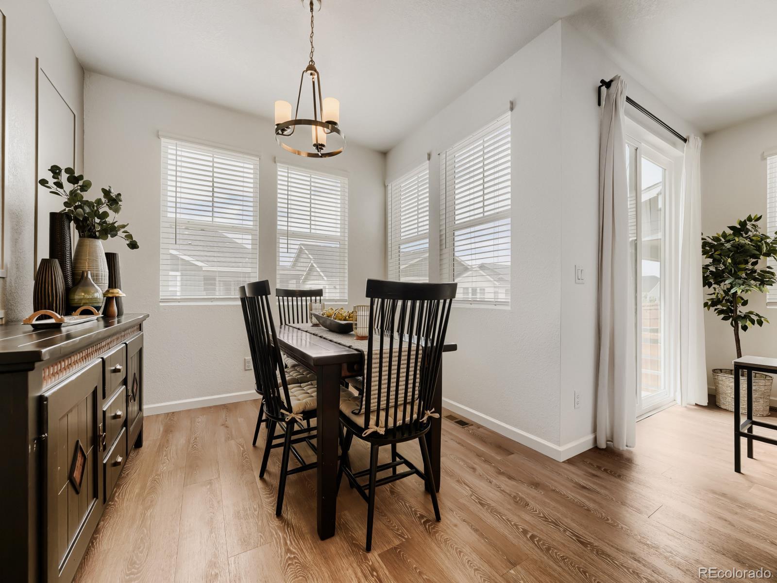 MLS Image #13 for 23966 e river front drive,aurora, Colorado