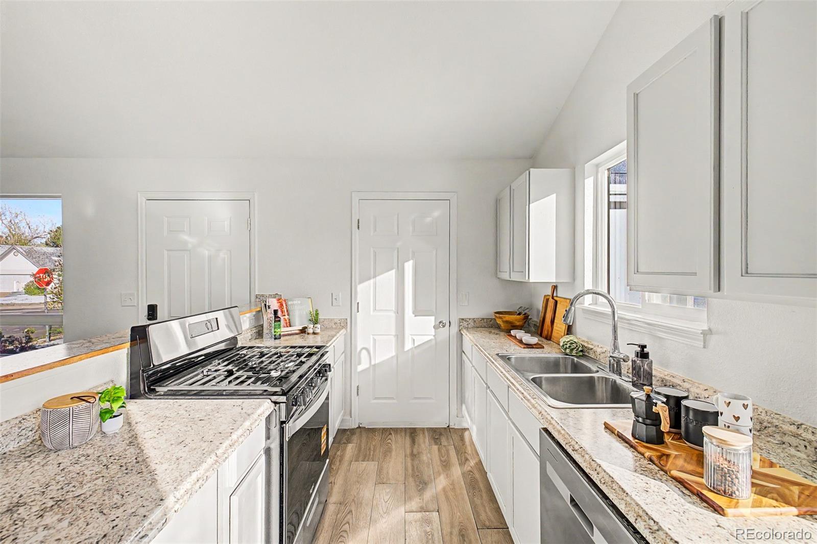 MLS Image #12 for 17391 e layton drive,aurora, Colorado