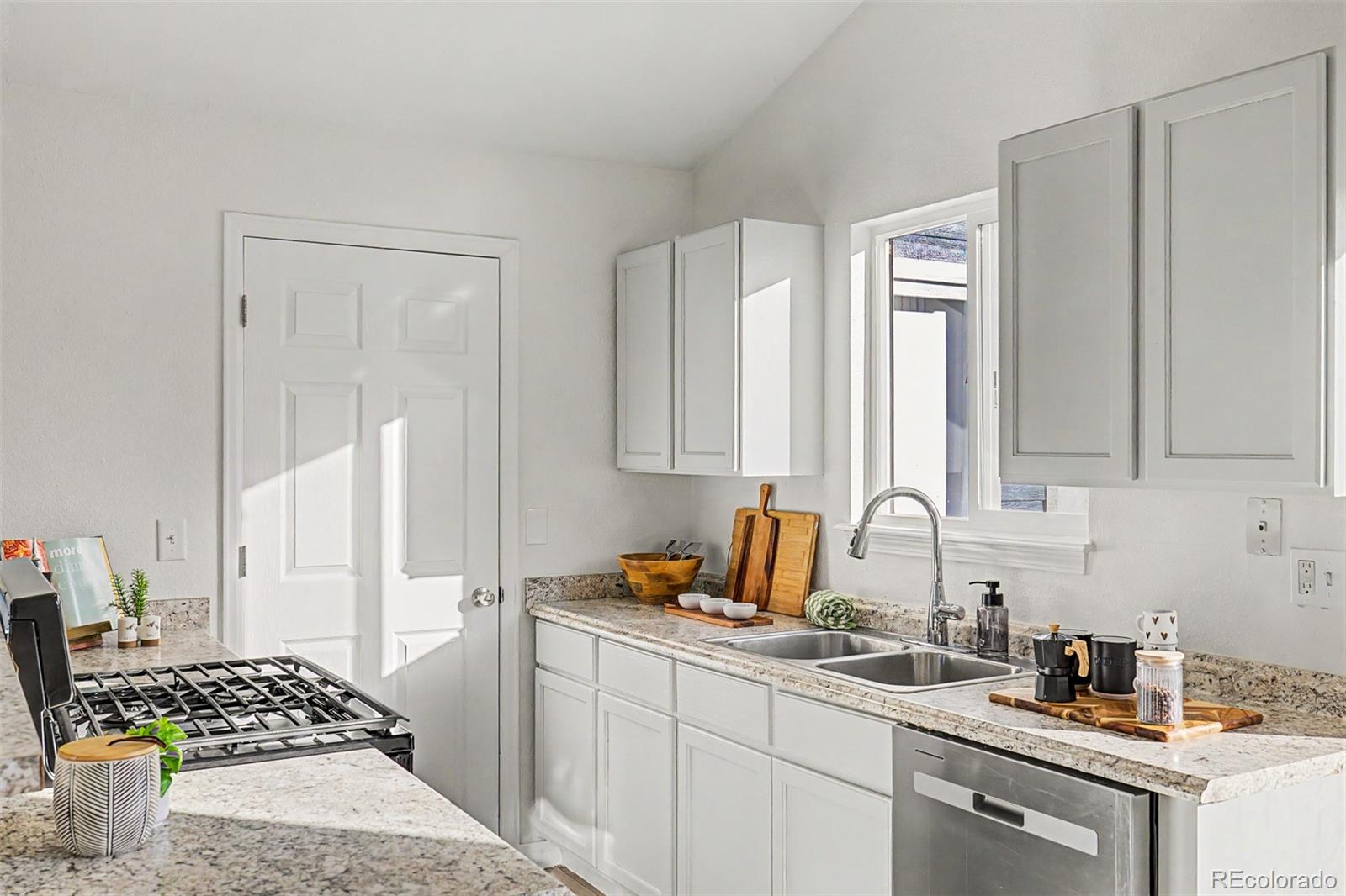 MLS Image #14 for 17391 e layton drive,aurora, Colorado