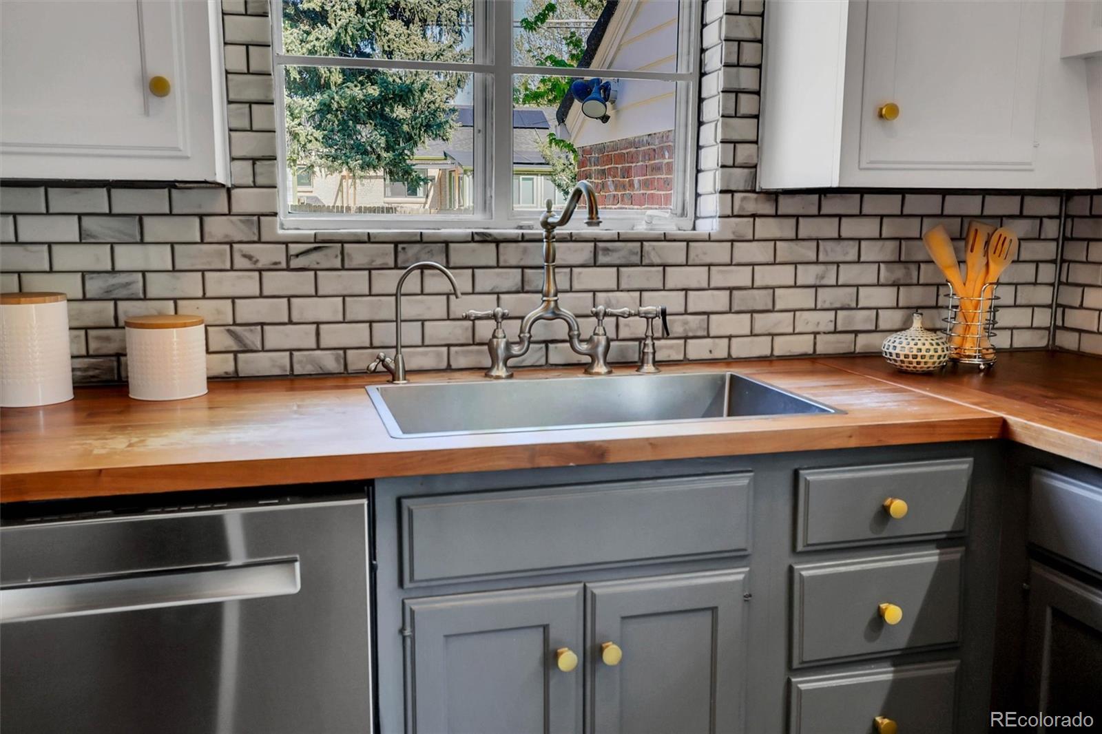 MLS Image #13 for 1230  magnolia street,denver, Colorado