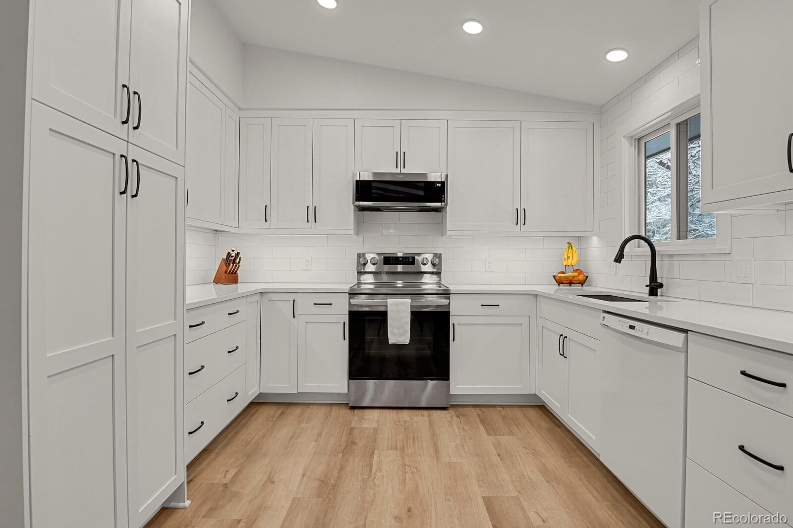 MLS Image #16 for 2625 s ammons way,lakewood, Colorado