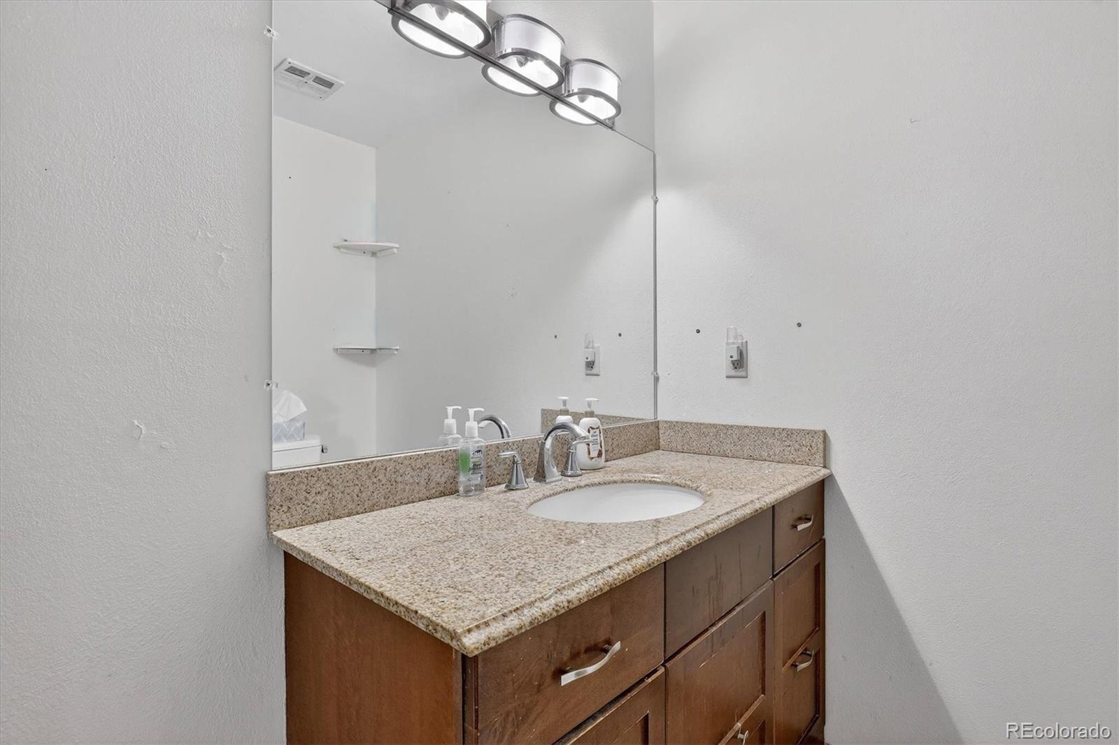 MLS Image #27 for 16474 e girard avenue,aurora, Colorado