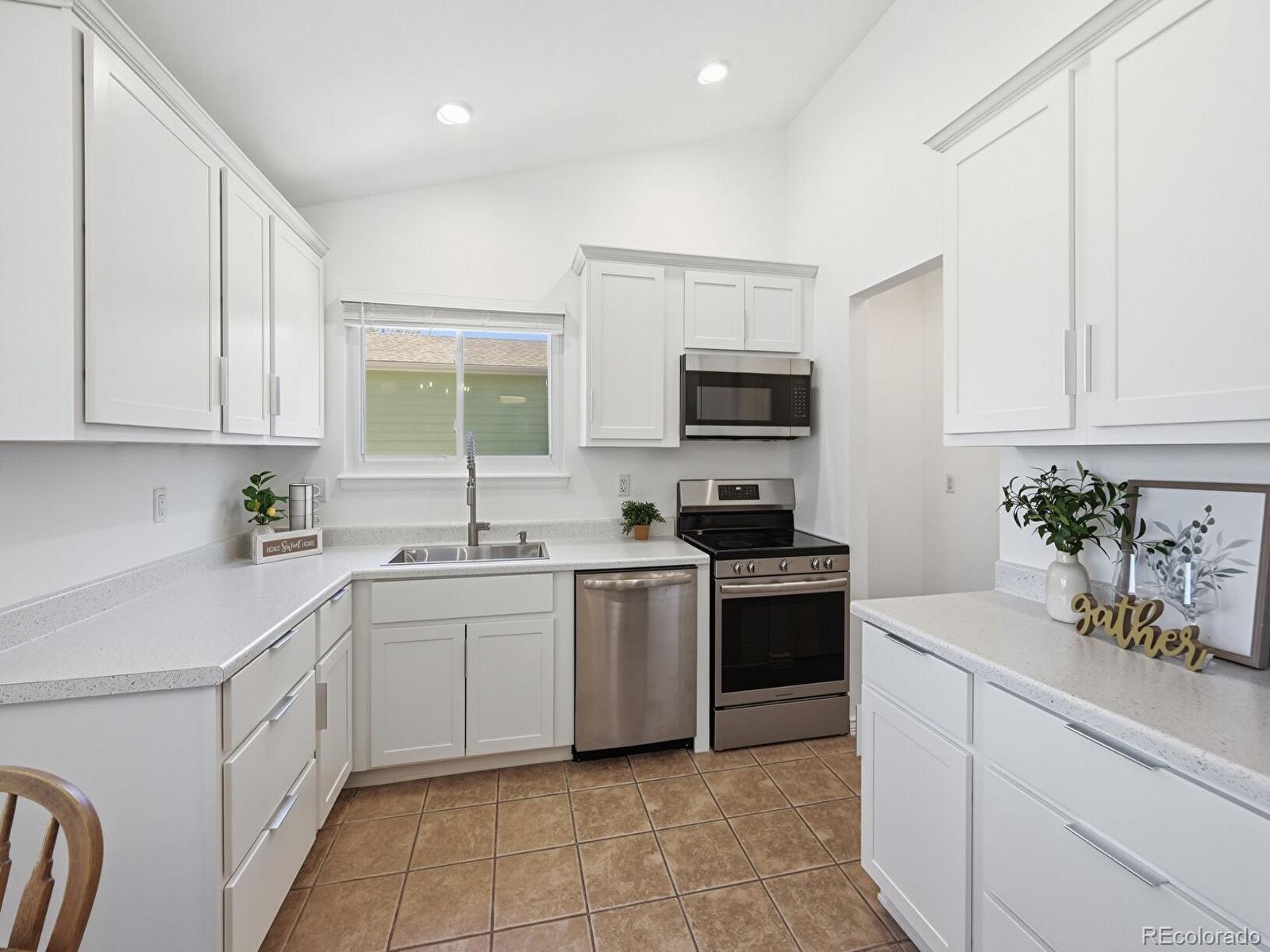 MLS Image #3 for 15808 e exposition drive,aurora, Colorado