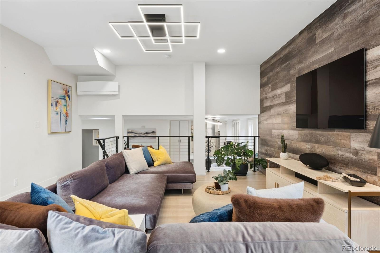MLS Image #11 for 1560  kearney street,denver, Colorado
