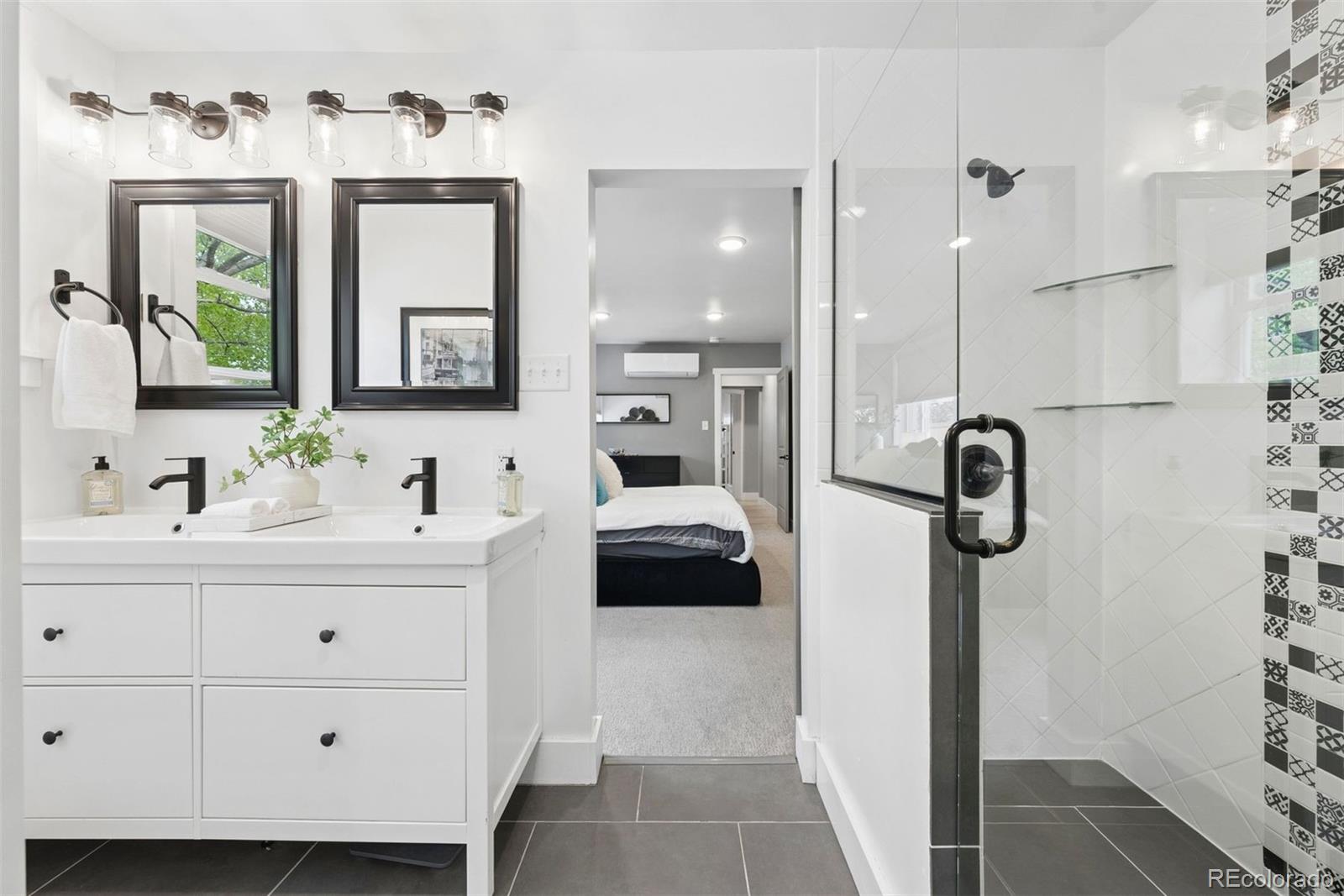 MLS Image #19 for 1560  kearney street,denver, Colorado