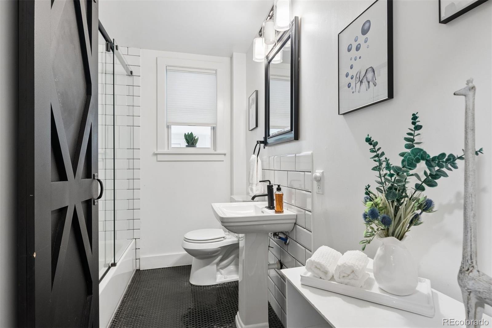 MLS Image #23 for 1560  kearney street,denver, Colorado