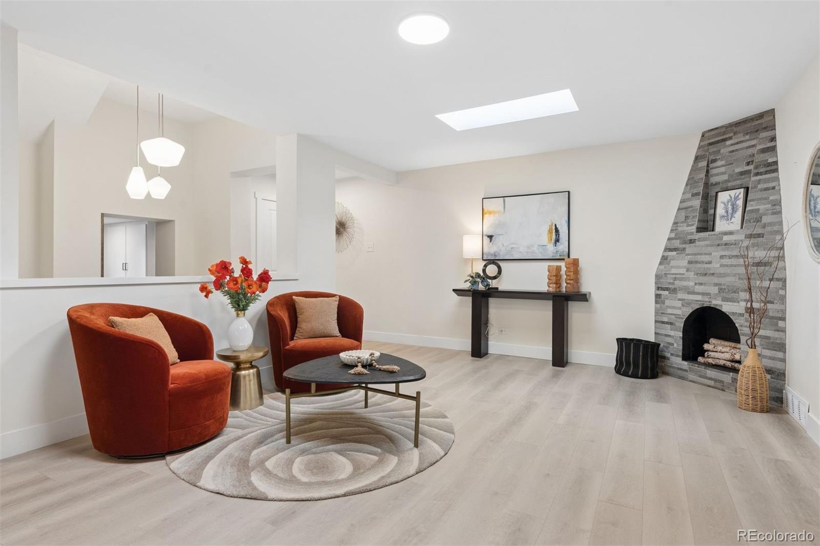 MLS Image #4 for 1560  kearney street,denver, Colorado