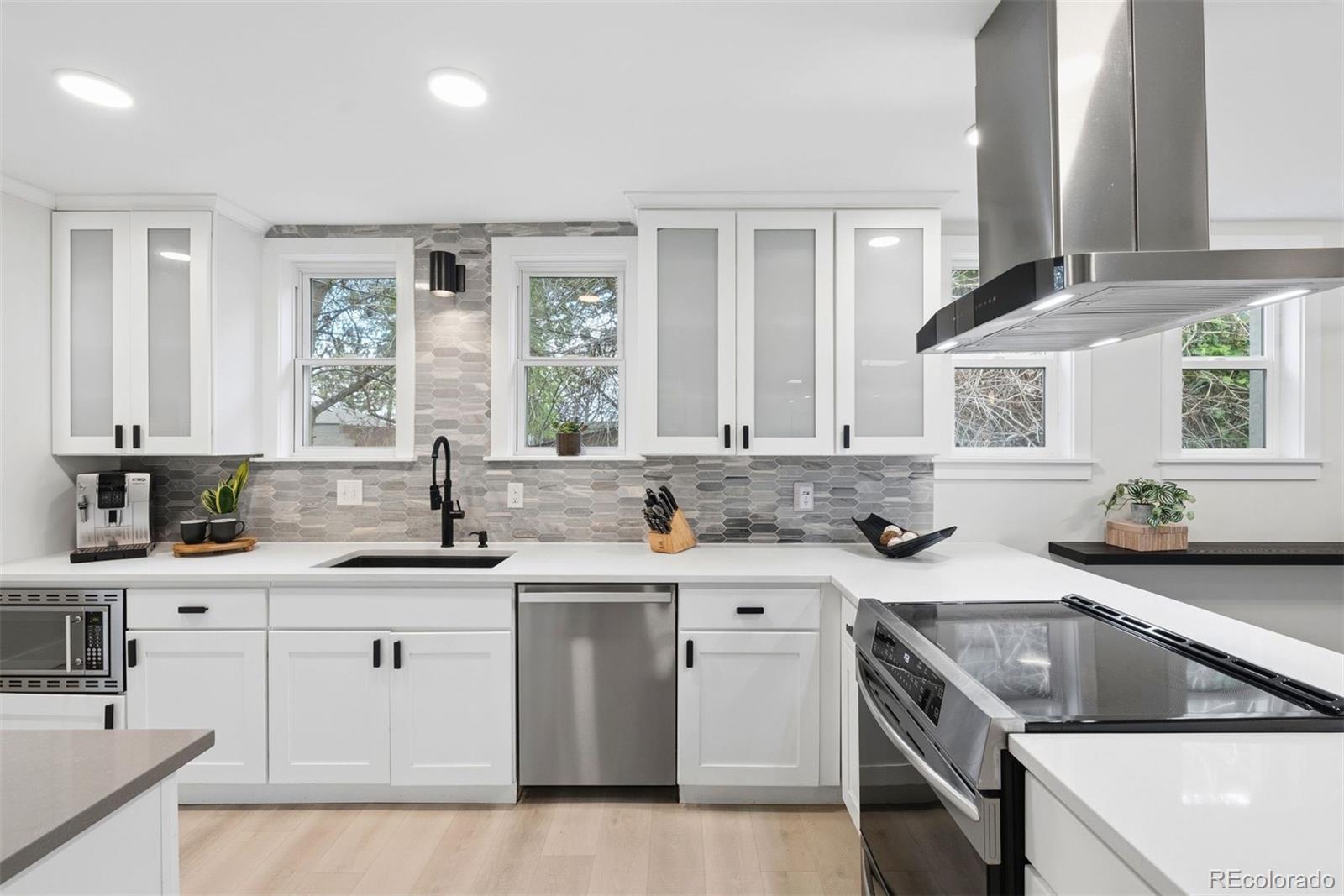 MLS Image #8 for 1560  kearney street,denver, Colorado