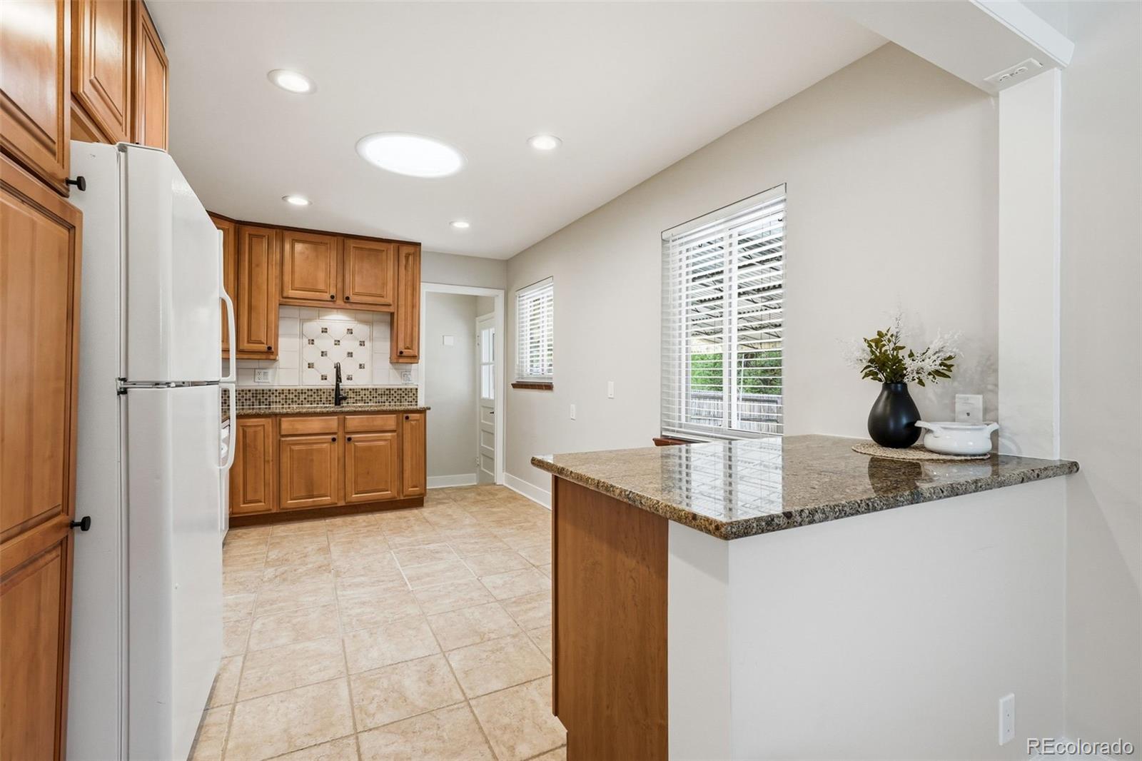 MLS Image #13 for 4676 e utah place,denver, Colorado