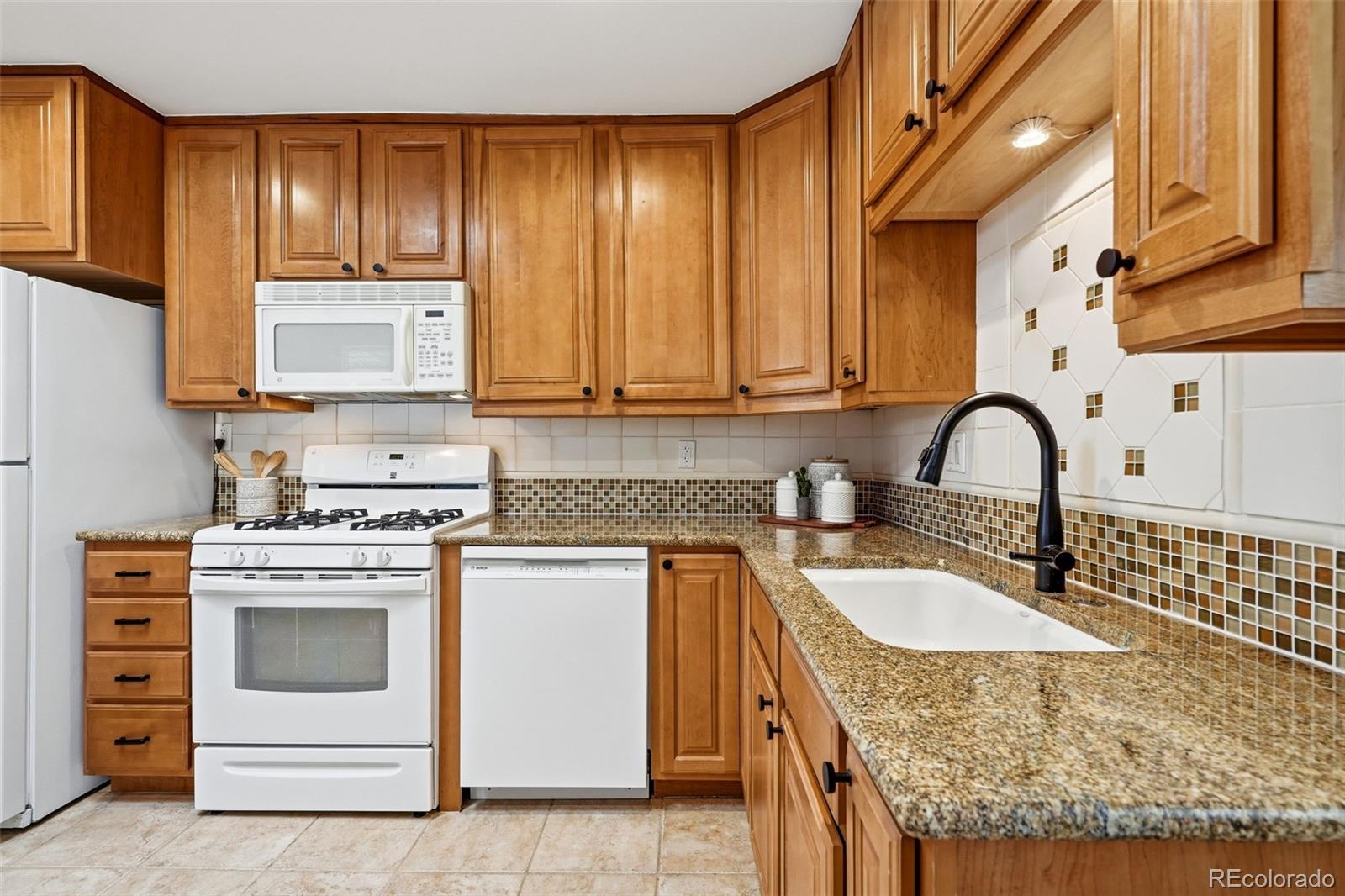 MLS Image #16 for 4676 e utah place,denver, Colorado