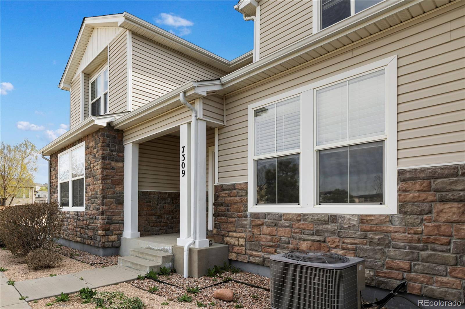 MLS Image #6 for 7309  sandy springs point,fountain, Colorado