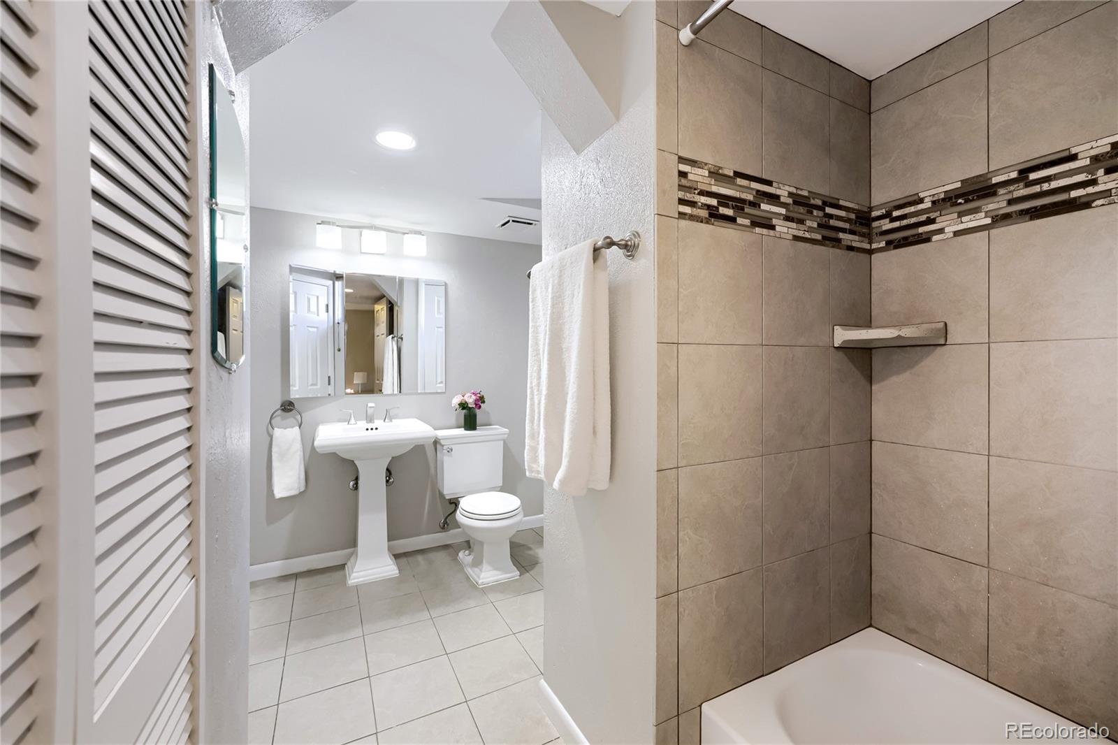 MLS Image #33 for 5425 e 3rd avenue,denver, Colorado