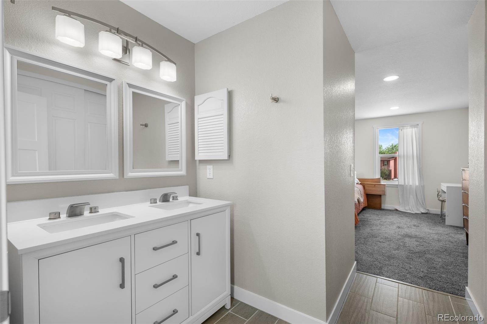 MLS Image #21 for 15083 e 43rd avenue,denver, Colorado