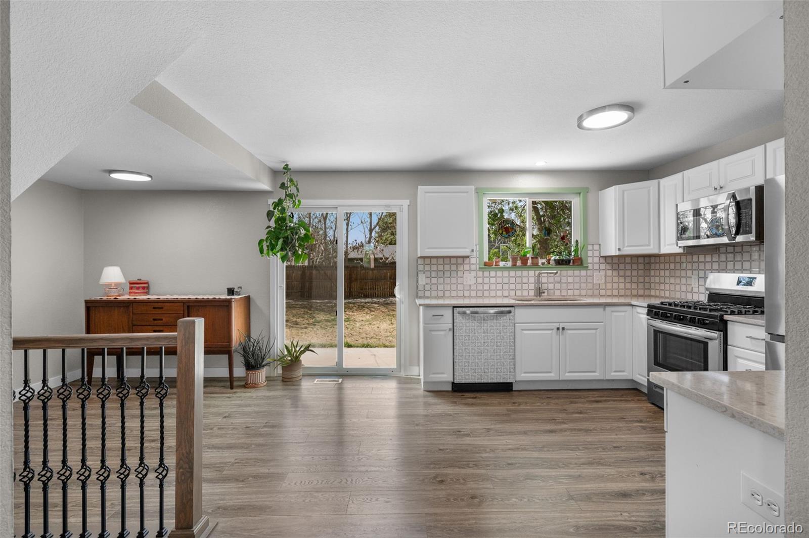 MLS Image #5 for 15083 e 43rd avenue,denver, Colorado