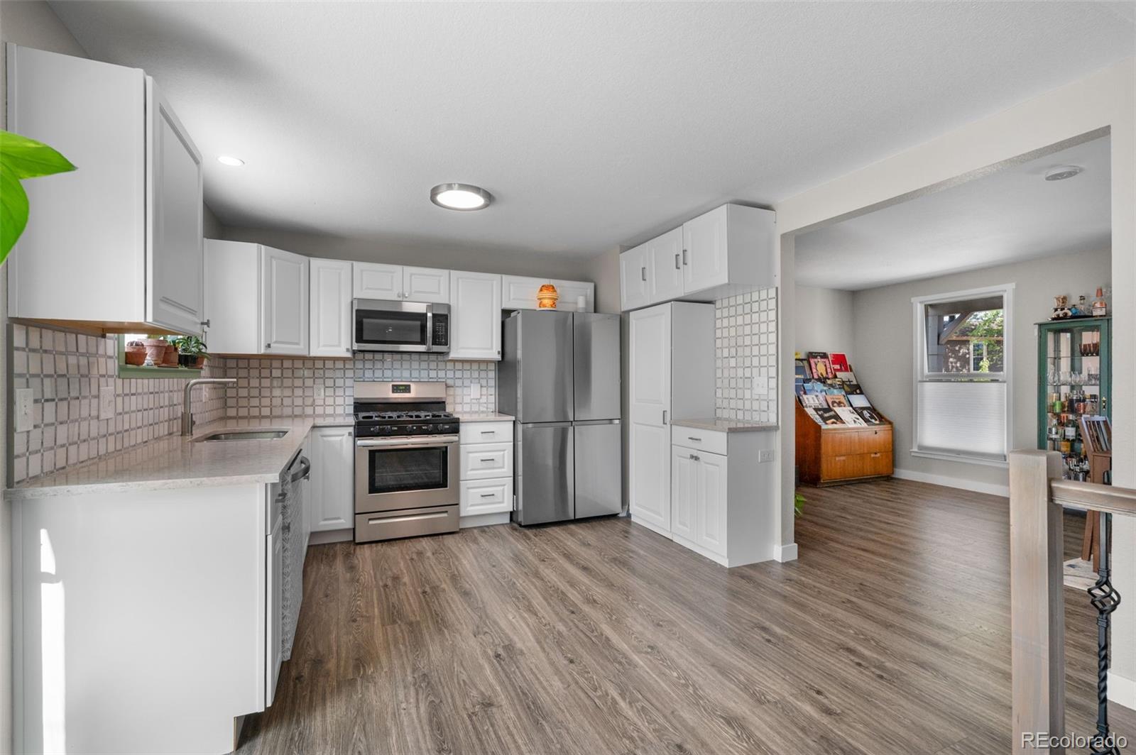 MLS Image #8 for 15083 e 43rd avenue,denver, Colorado
