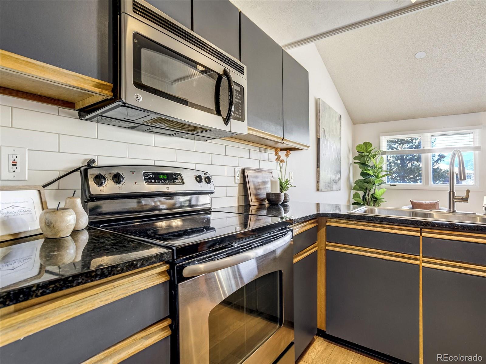 MLS Image #22 for 518  observatory drive,colorado springs, Colorado