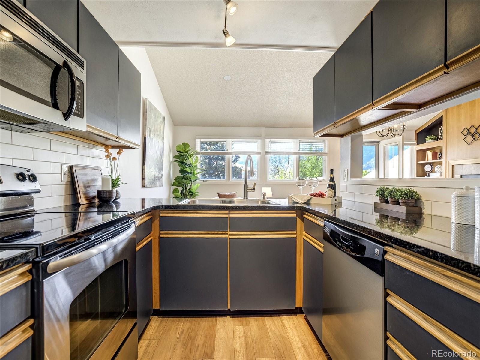 MLS Image #5 for 518  observatory drive,colorado springs, Colorado