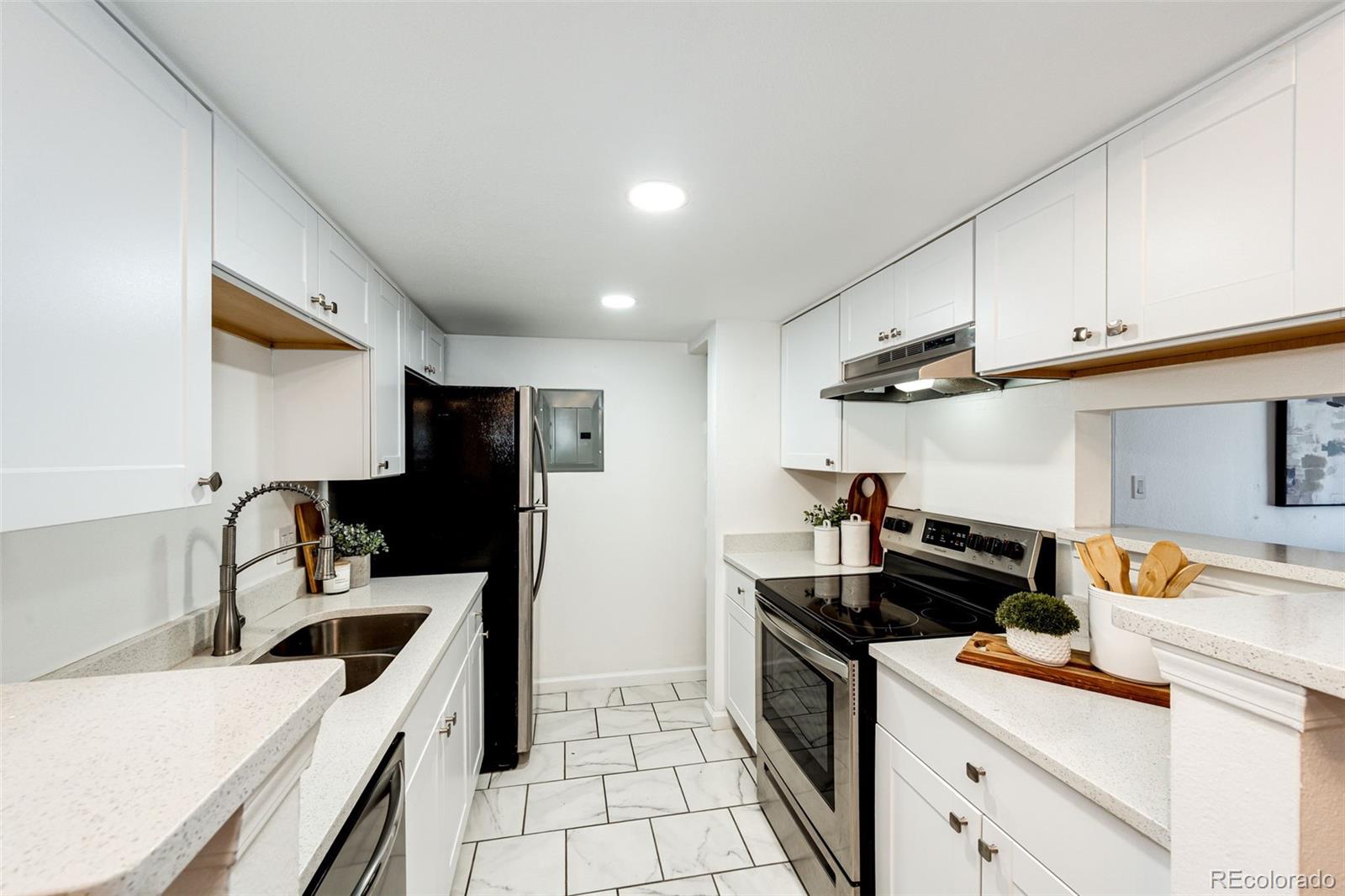 MLS Image #4 for 4400 s quebec street,denver, Colorado