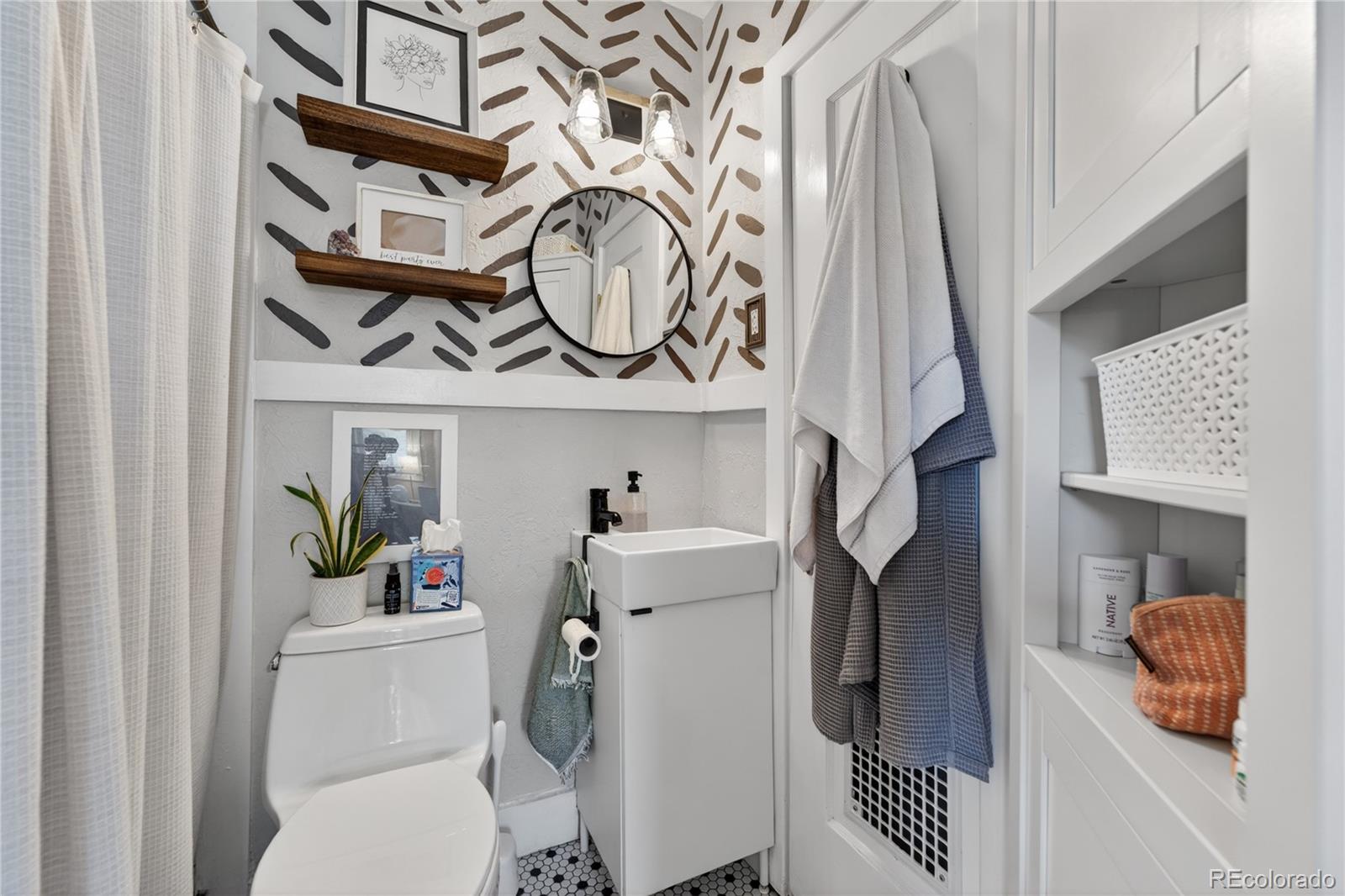 MLS Image #41 for 4185  grove street,denver, Colorado