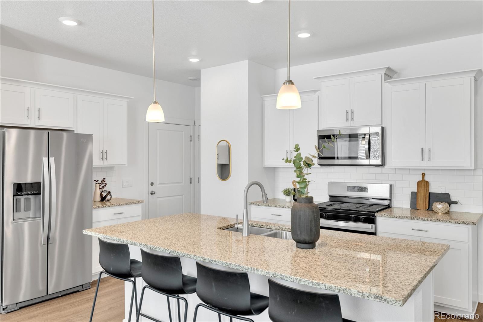 MLS Image #4 for 212 s uriah street,aurora, Colorado