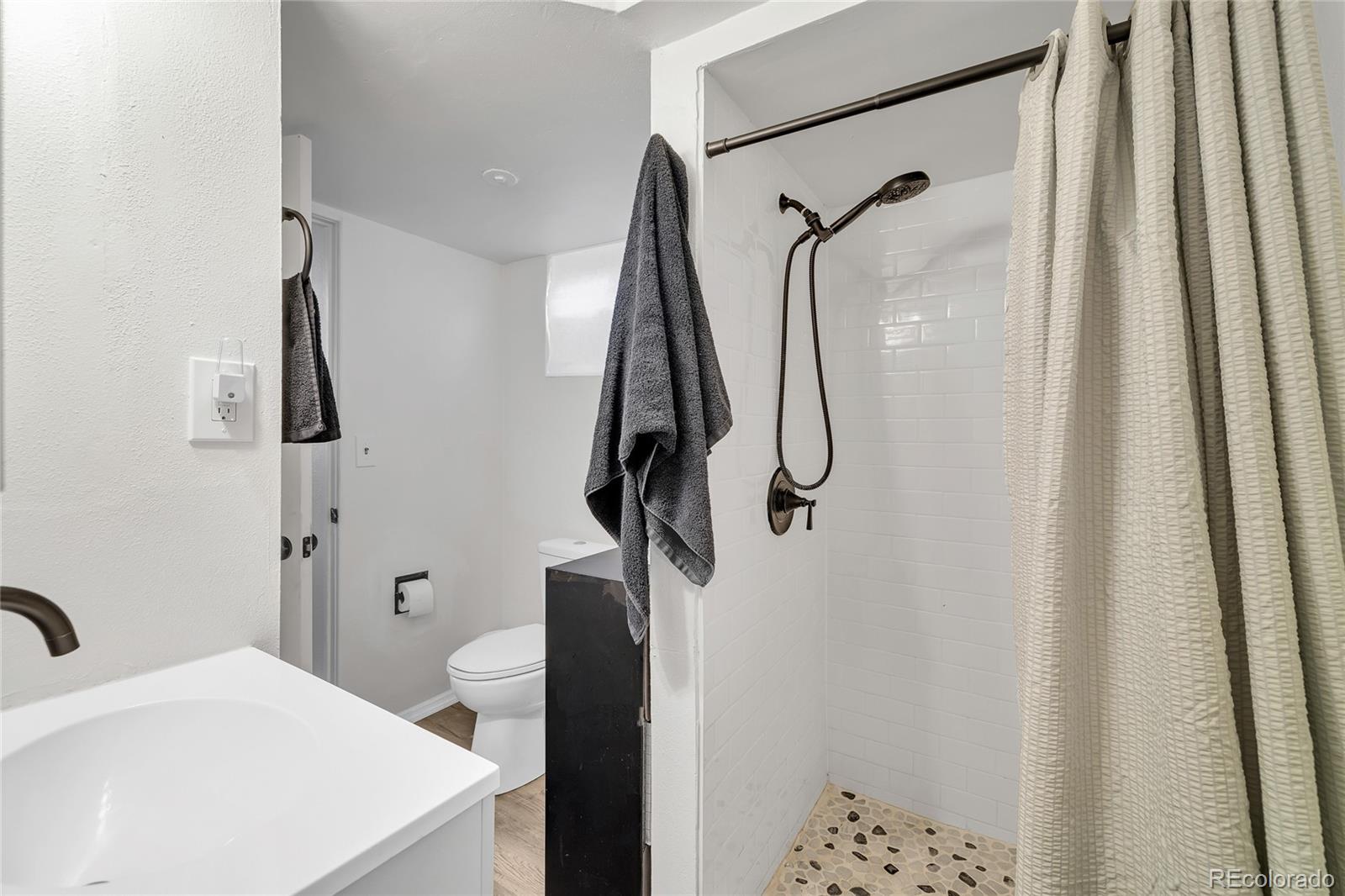 MLS Image #14 for 3435 s raleigh street,denver, Colorado