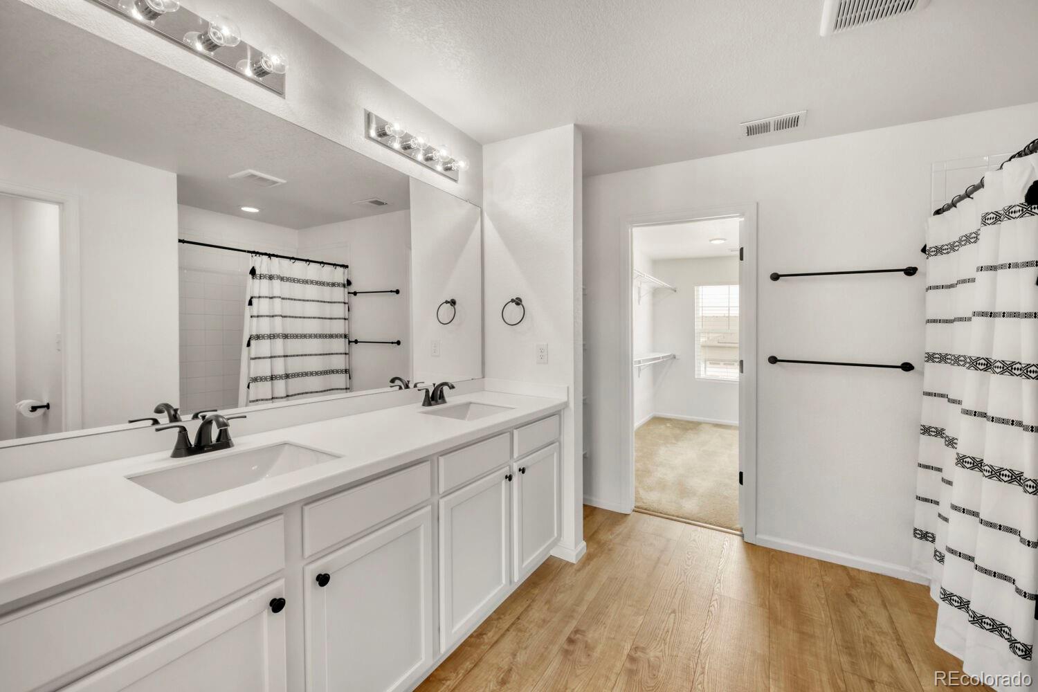 MLS Image #19 for 919 n undergrove way,aurora, Colorado