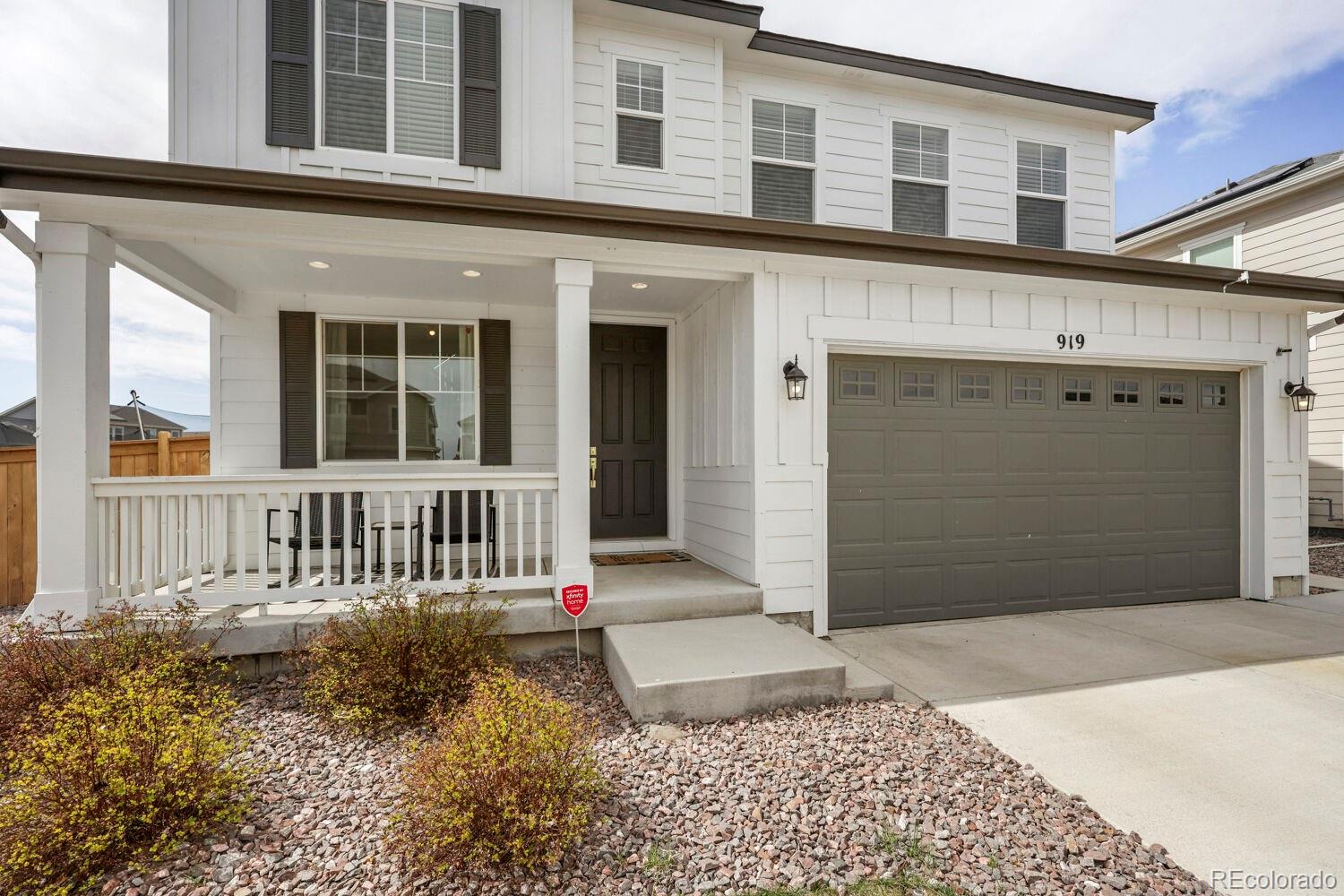 MLS Image #2 for 919 n undergrove way,aurora, Colorado