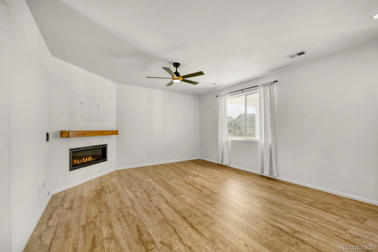 MLS Image #6 for 919 n undergrove way,aurora, Colorado
