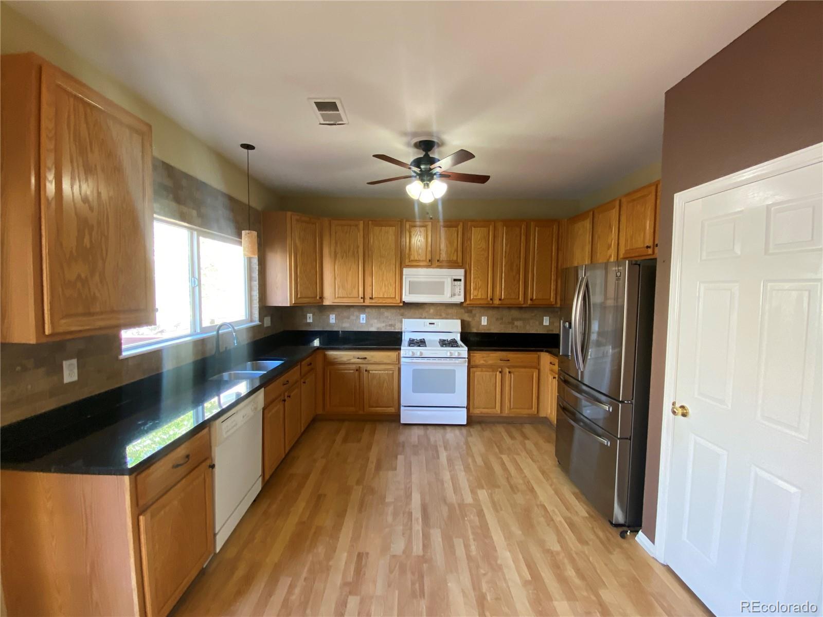MLS Image #3 for 407  ivory circle,aurora, Colorado