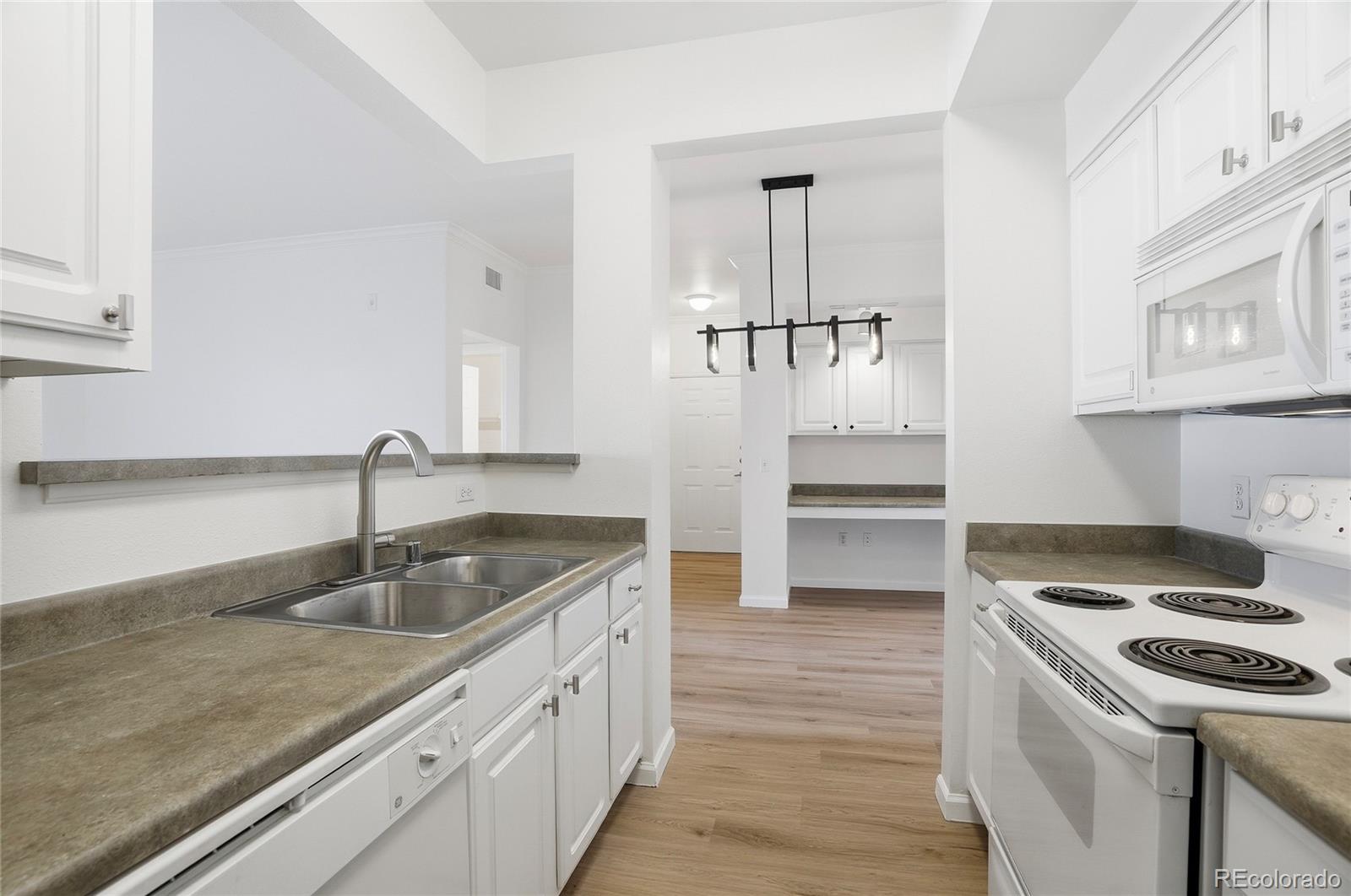 MLS Image #14 for 7422 s quail circle,littleton, Colorado