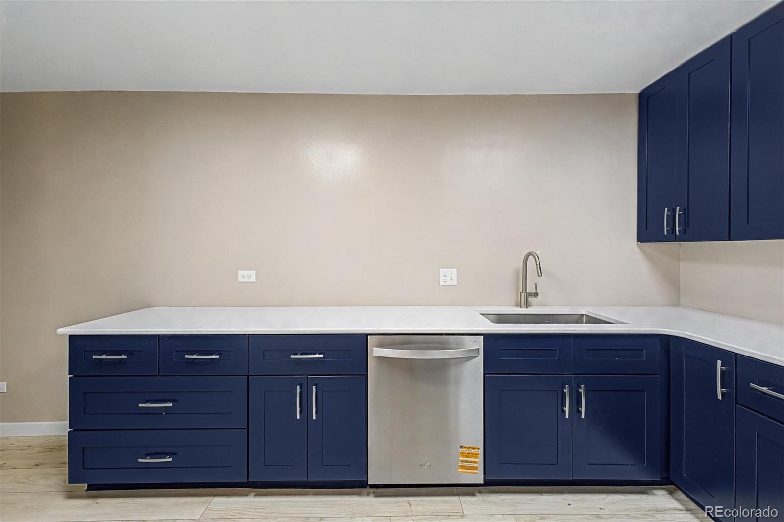 MLS Image #5 for 605 s alton way,denver, Colorado