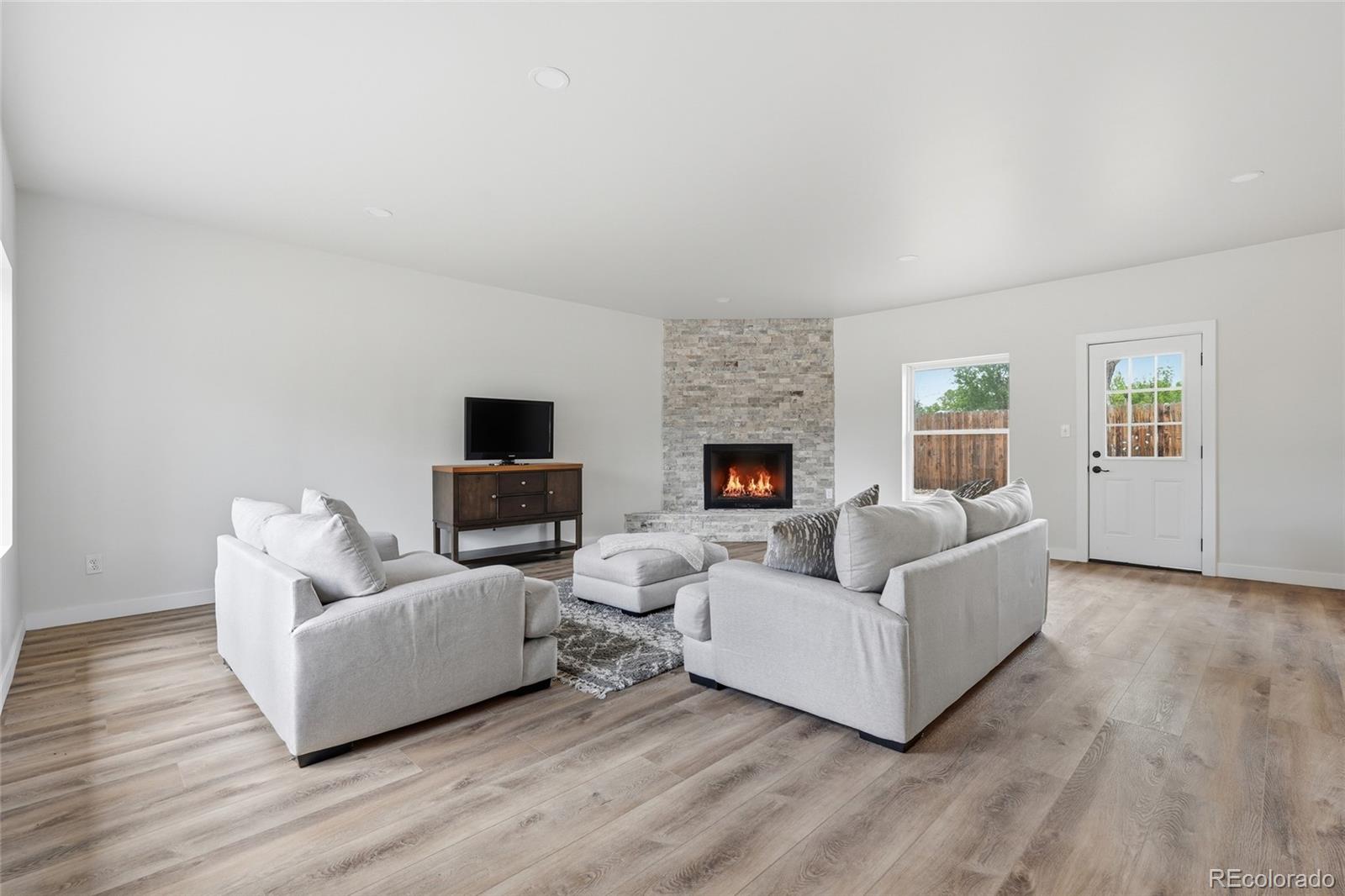 MLS Image #14 for 405  elliott street,longmont, Colorado